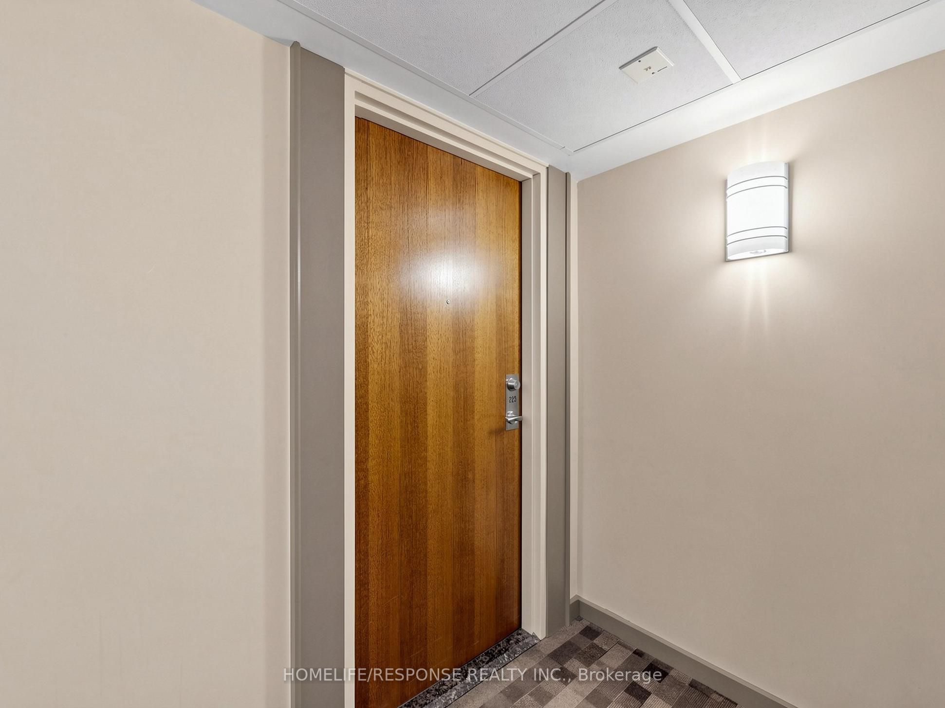 215 QUEEN Street E 225, Brampton, ON L6W 0A9 photo 5