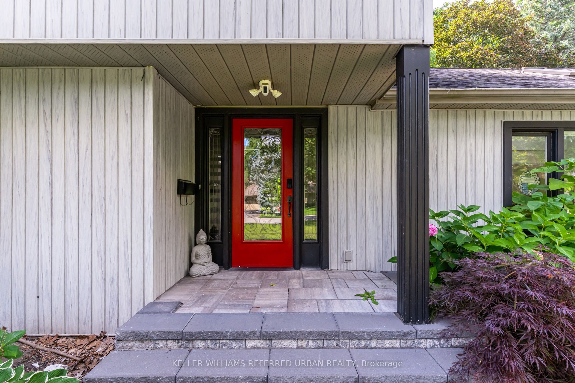 876 Parkland Avenue, Mississauga, ON L5H 3H1 photo 2