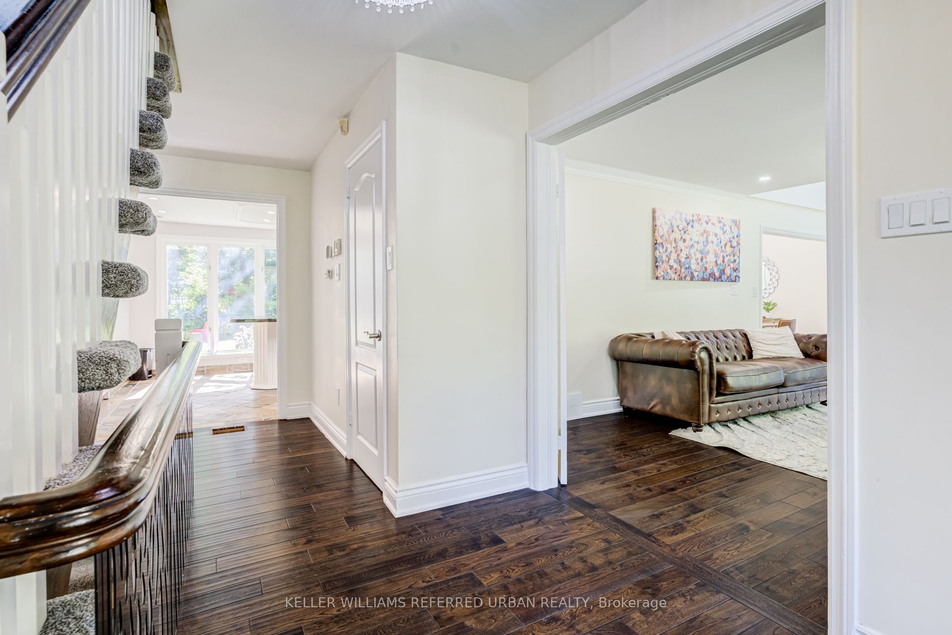 876 Parkland Avenue, Mississauga, ON L5H 3H1 photo 4