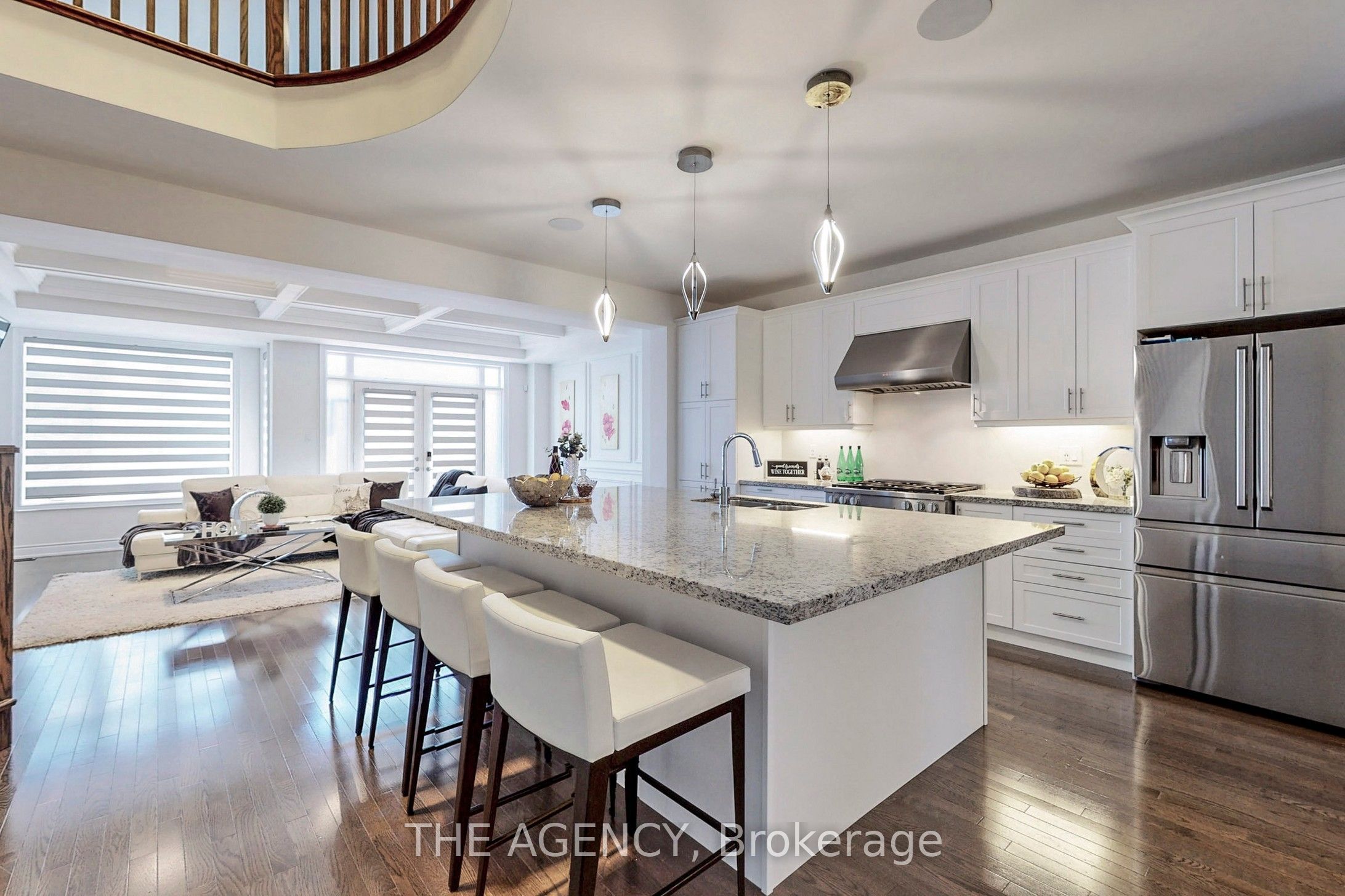 7 Kipling Grove Court, Toronto, ON M9B 0C6 photo 2