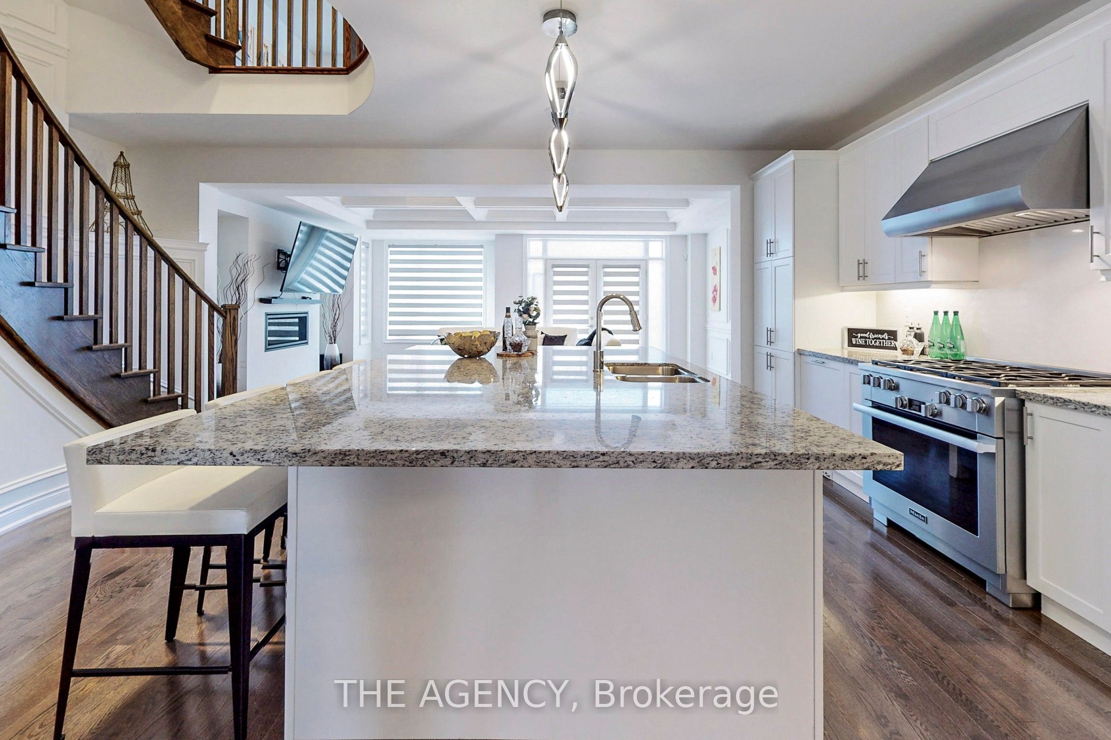 7 Kipling Grove Court, Toronto, ON M9B 0C6 photo 4
