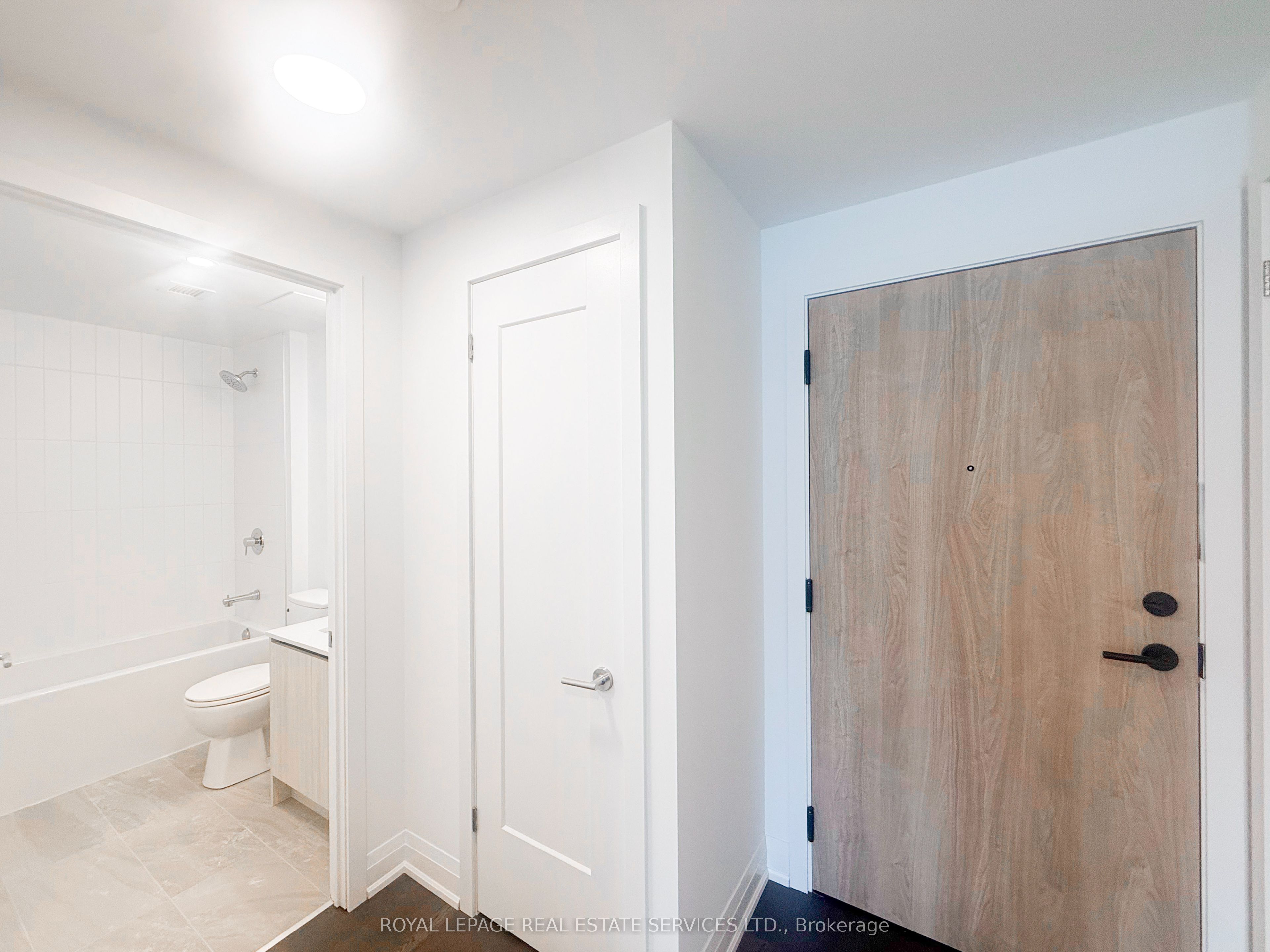 799 The Queensway 105 Upper, Toronto, ON M8Z 0H3 photo 4