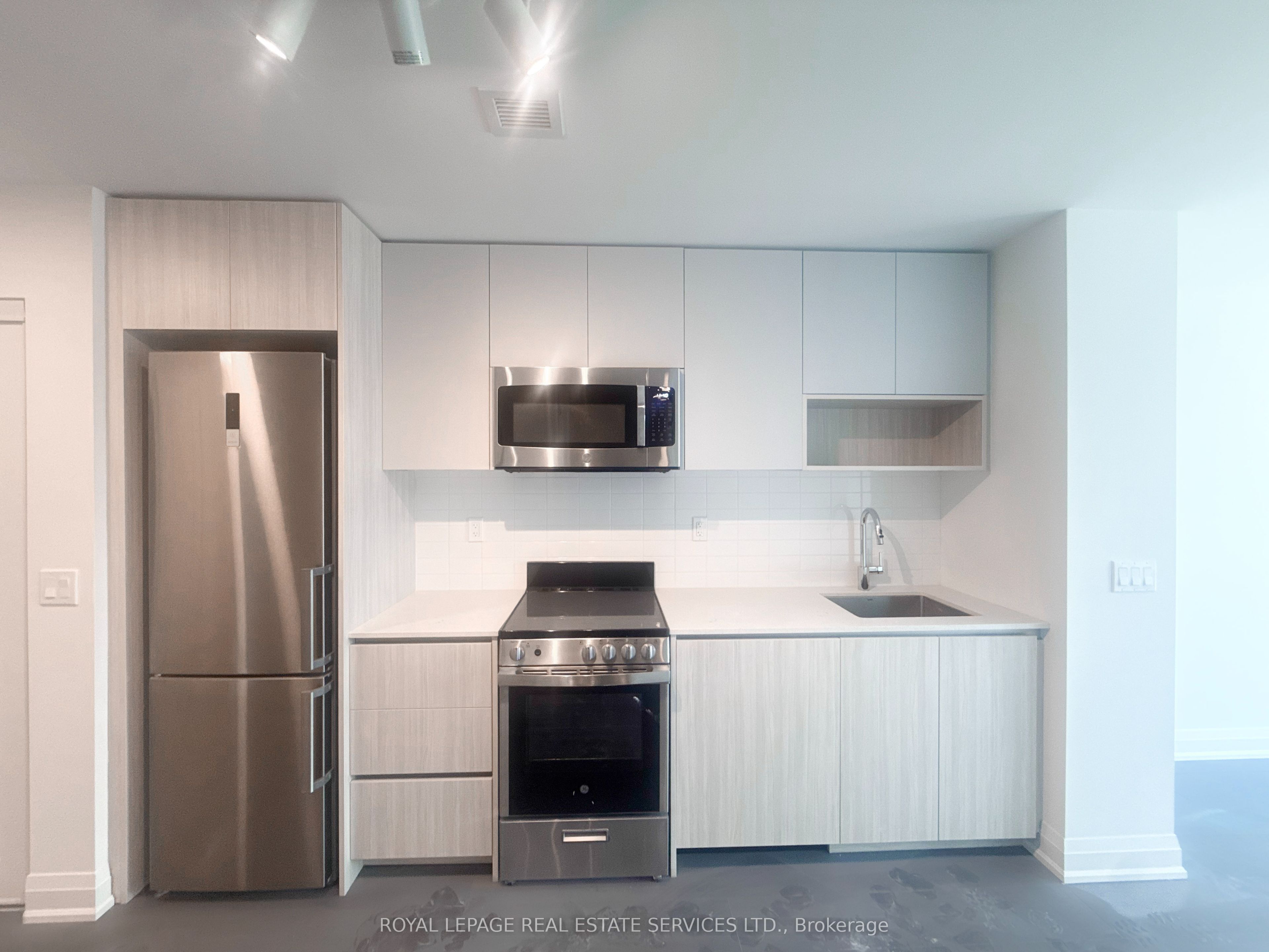 799 The Queensway 105 Upper, Toronto, ON M8Z 0H3 photo 5