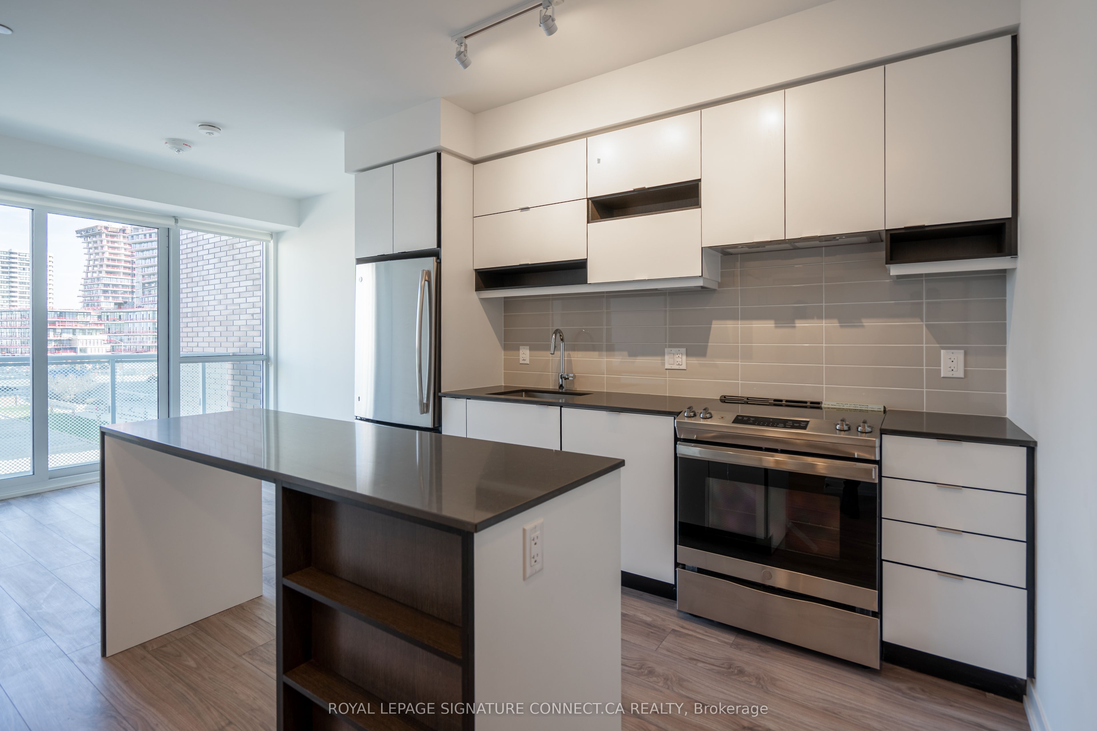 4065 Confederation Parkway 409, Mississauga, ON L5B 0L4 photo 2