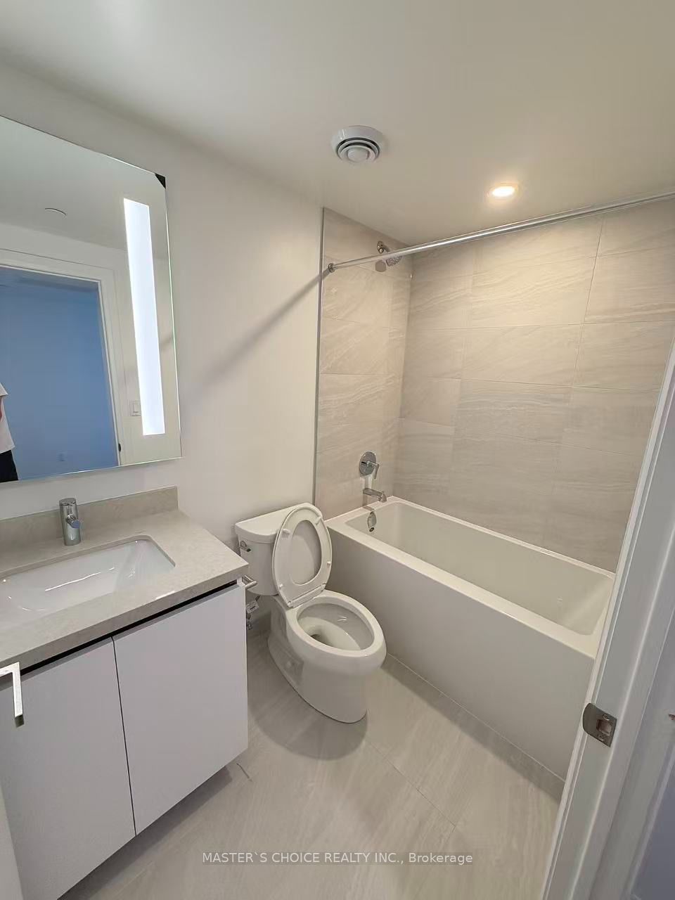 4015 The Exchange Drive 4204, Mississauga, ON L5B 0N9 photo 4