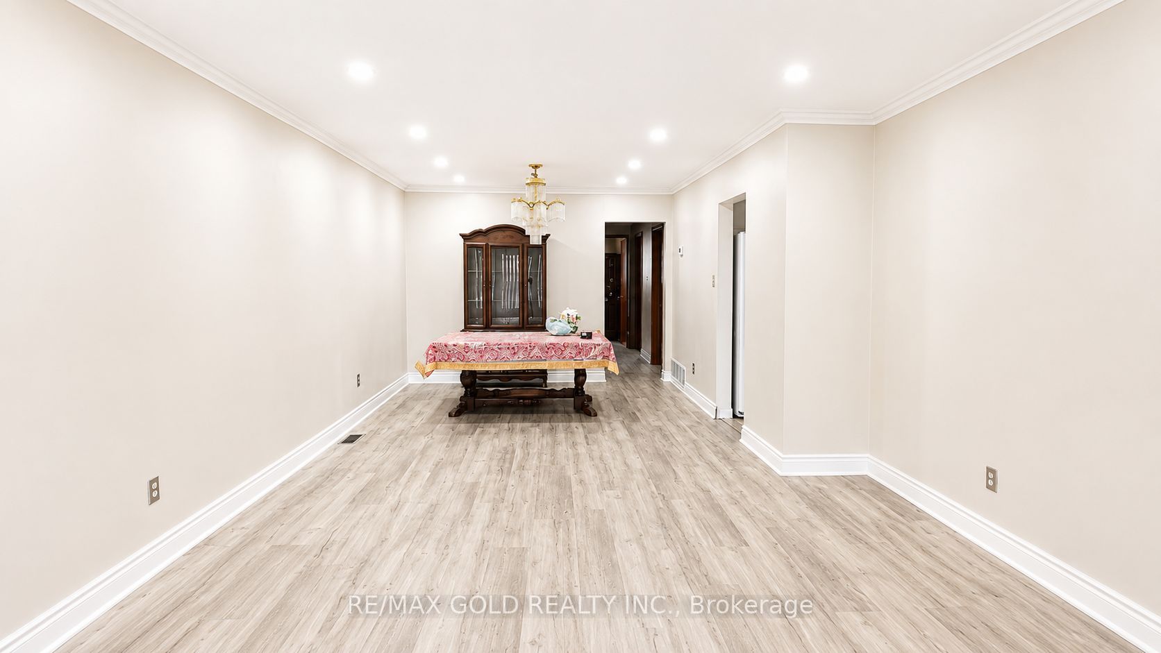 7383 Manion Road, Mississauga, ON L4T 2K8 photo 5