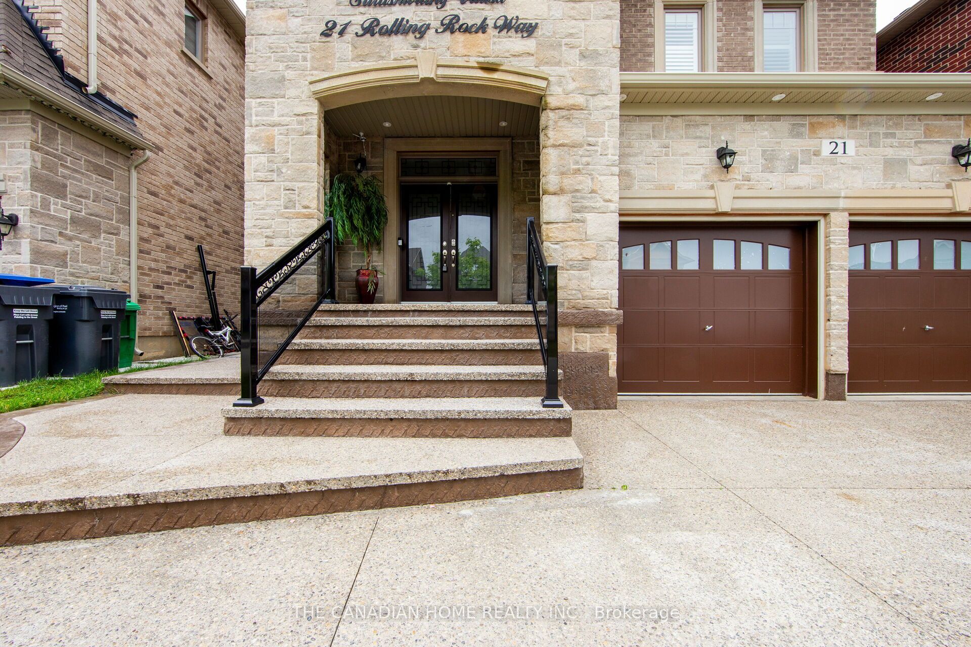 21 Rolling Rock Way, Brampton, ON L6Y 6H3 photo 2