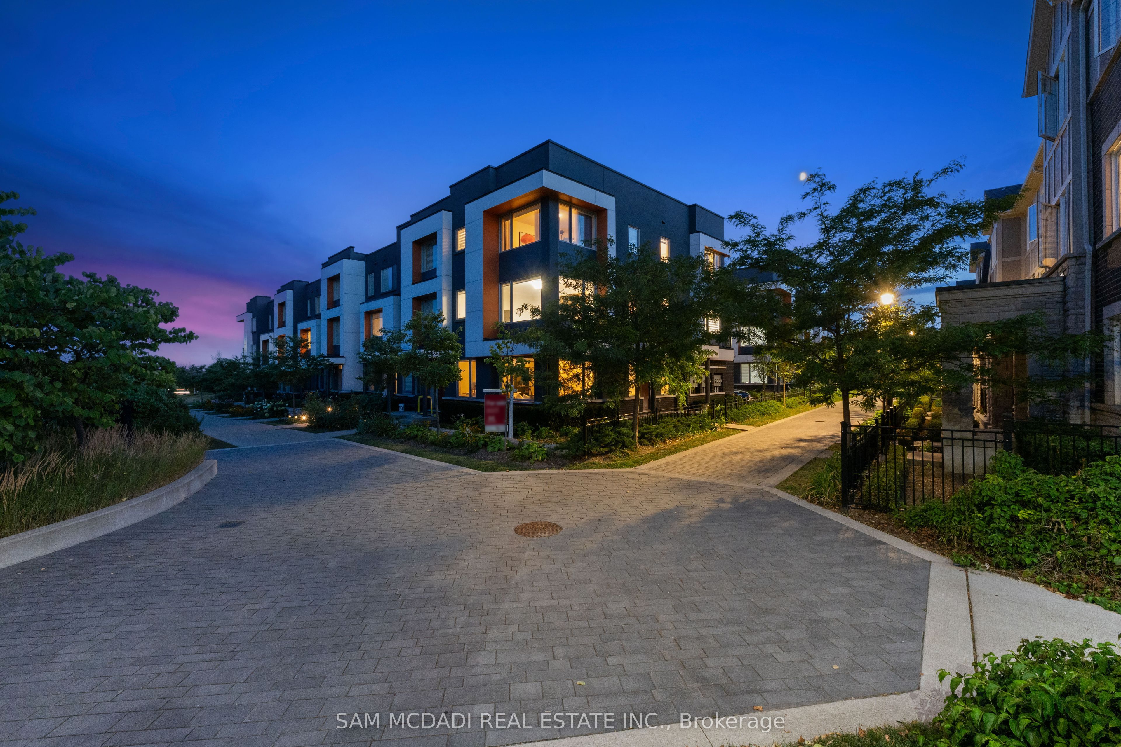 3006 Creekshore Common 34, Oakville, ON L6M 0Y6