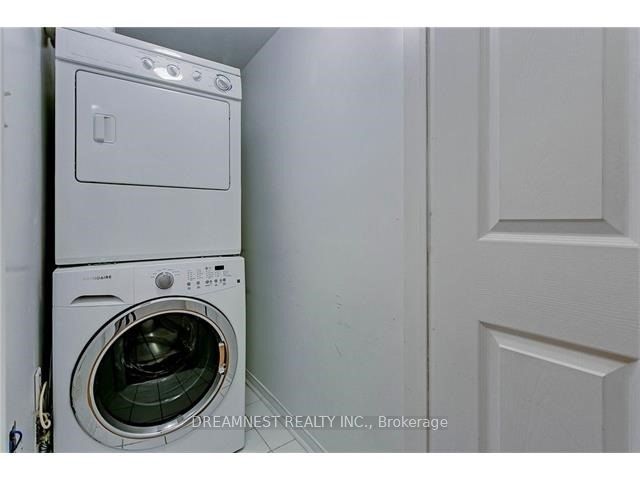 4975 Southampton Drive 307, Mississauga, ON L5M 8C5 photo 5