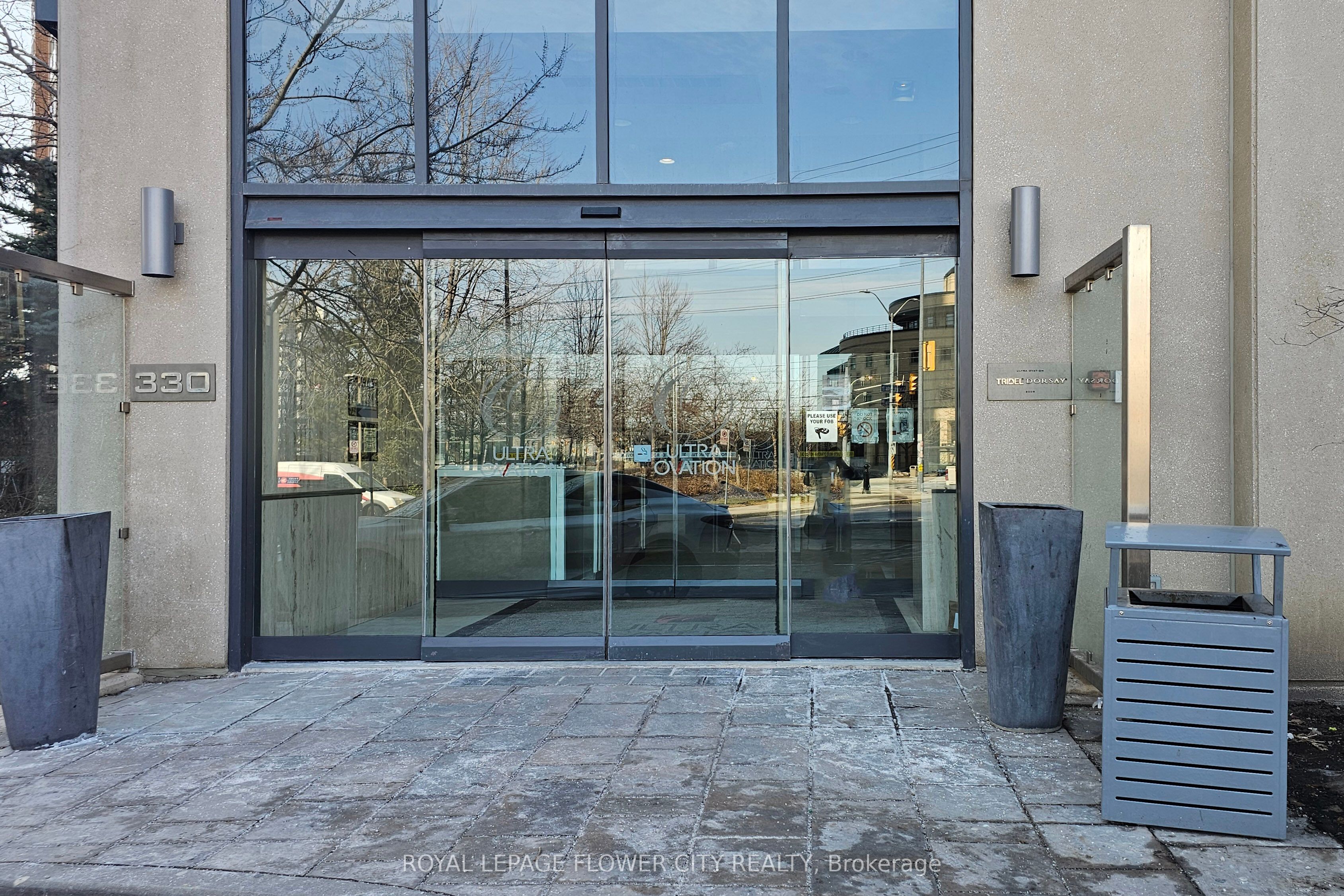 330 Burnhamthorpe Road W 1902, Mississauga, ON L5B 0E1 photo 4