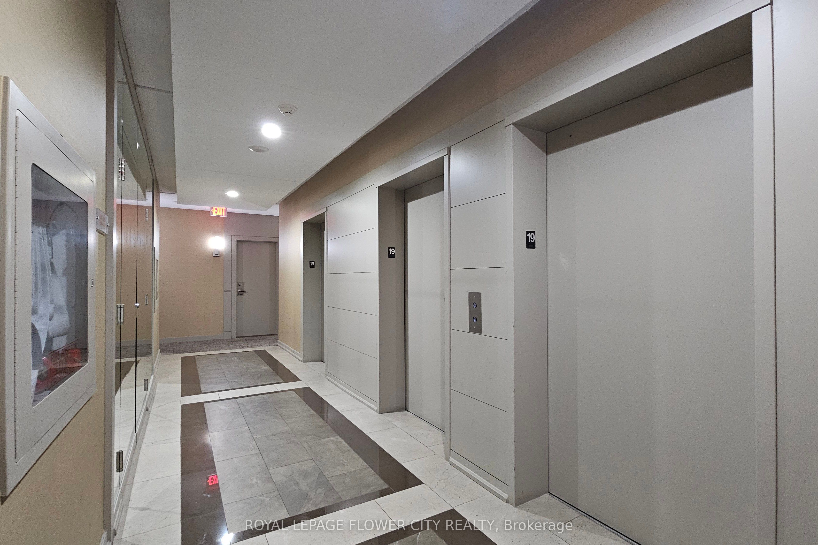 330 Burnhamthorpe Road W 1902, Mississauga, ON L5B 0E1 photo 5