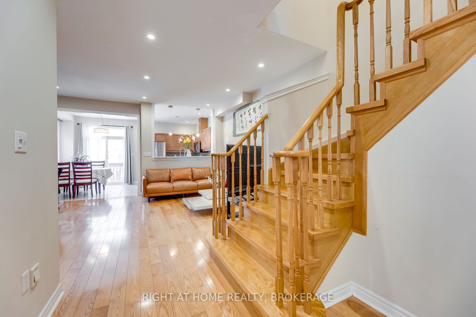 3402 Fountain Park Avenue, Mississauga, ON L5M 7E3 photo 2