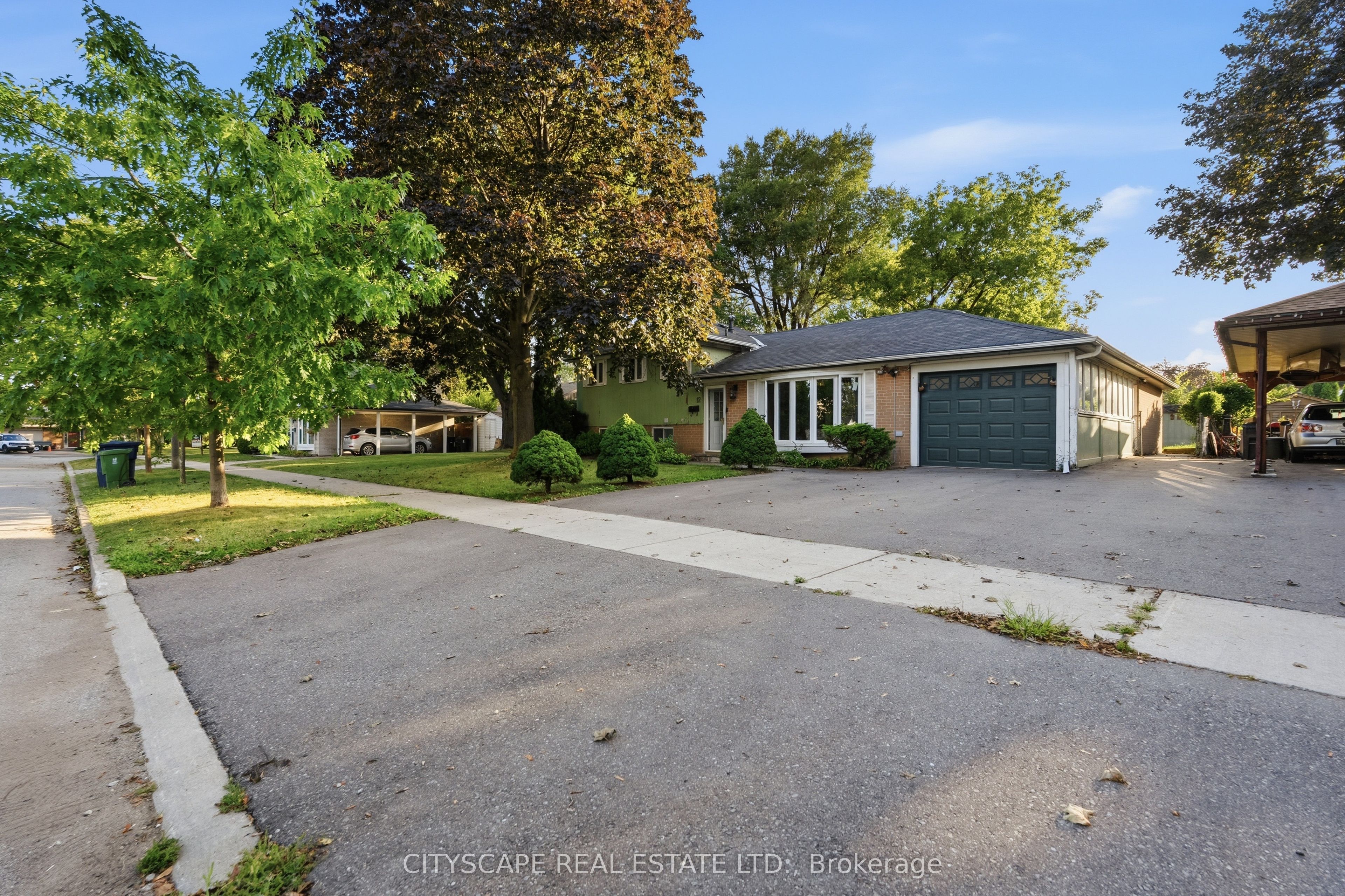 12 Vanderbrent Crescent, Toronto, ON M9R 3W8 photo 3