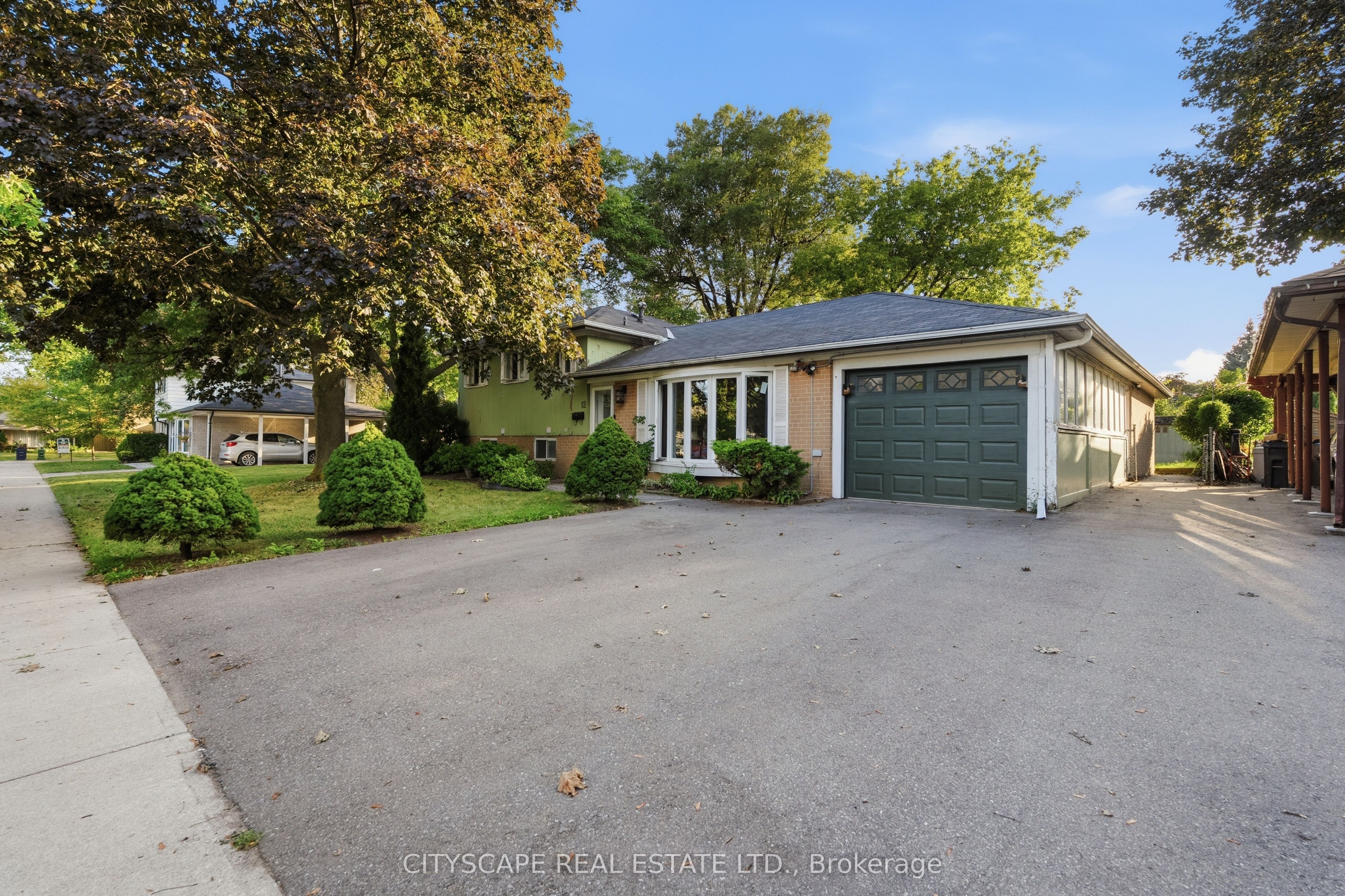 12 Vanderbrent Crescent, Toronto, ON M9R 3W8 photo 4