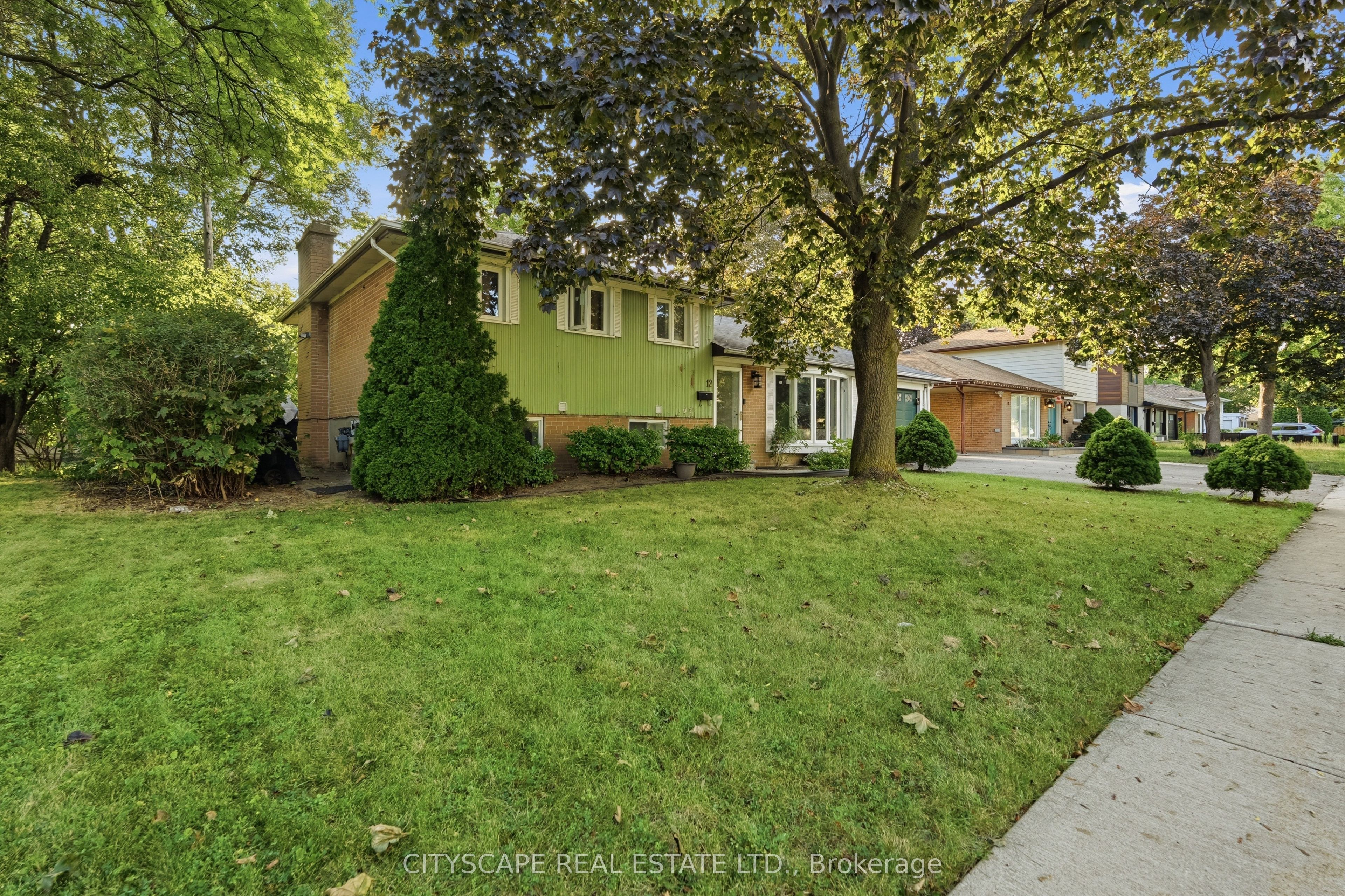 12 Vanderbrent Crescent, Toronto, ON M9R 3W8 photo 5