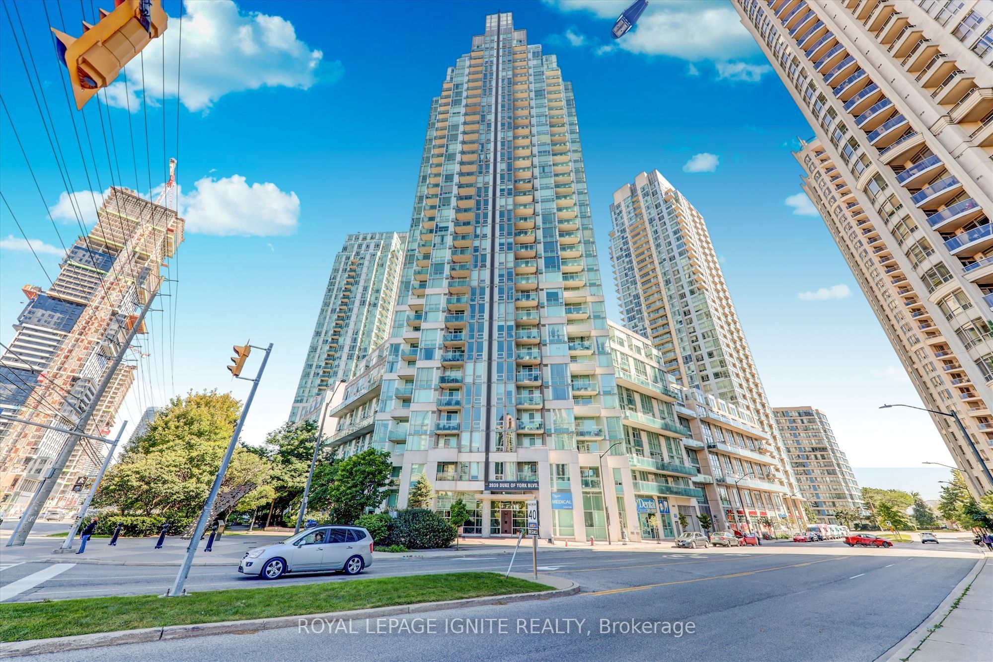 3939 Duke Of York Boulevard 402, Mississauga, ON L5B 4N2