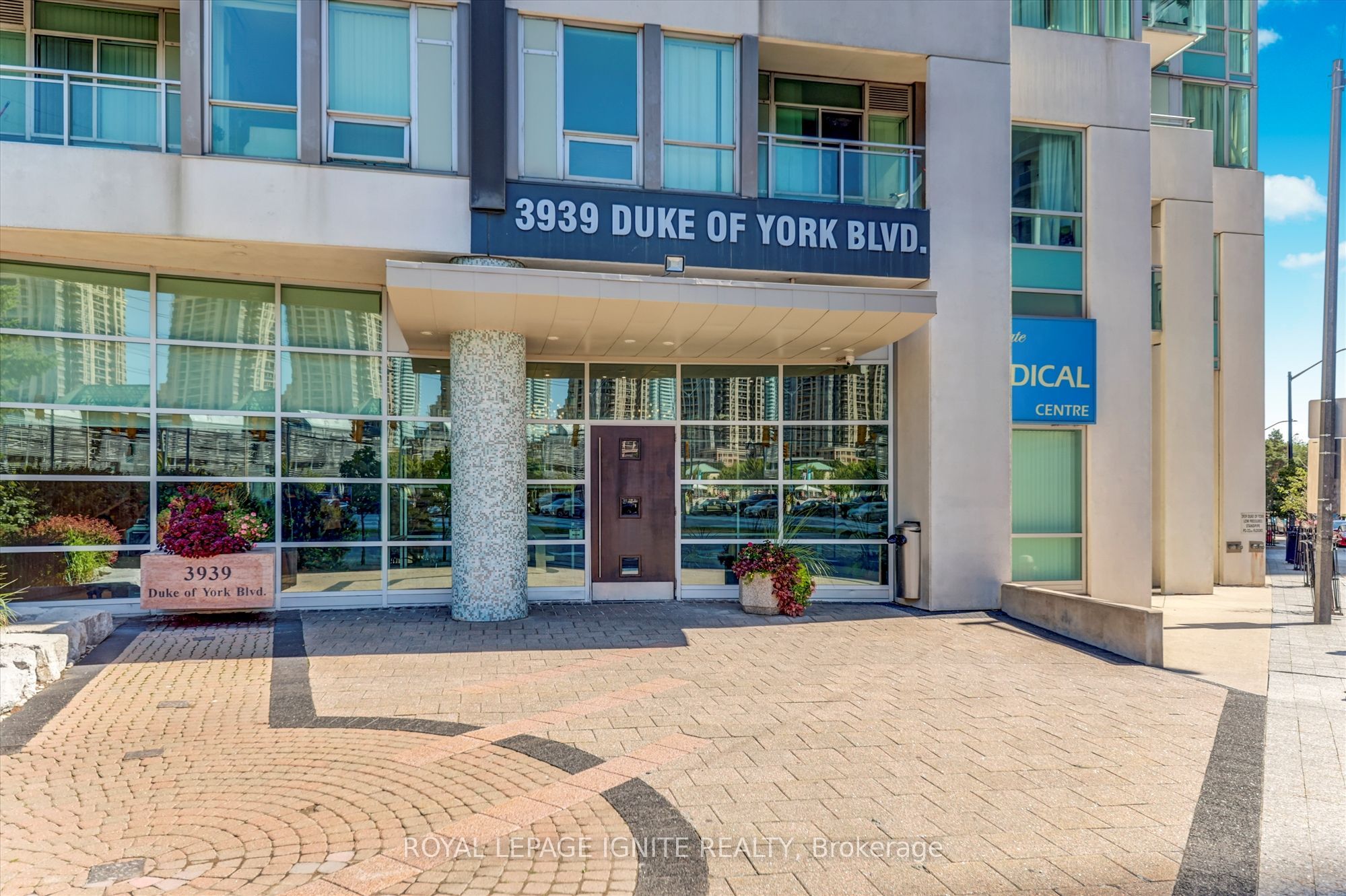 3939 Duke Of York Boulevard 402, Mississauga, ON L5B 4N2 photo 3
