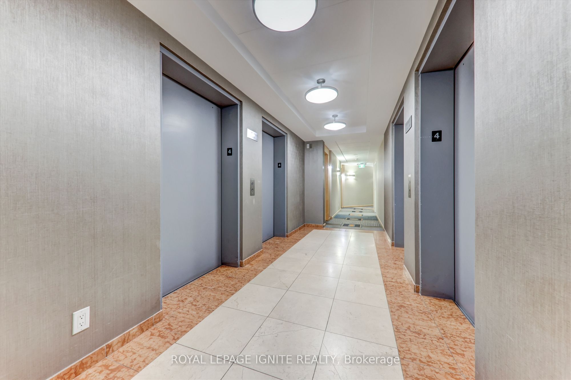 3939 Duke Of York Boulevard 402, Mississauga, ON L5B 4N2 photo 5