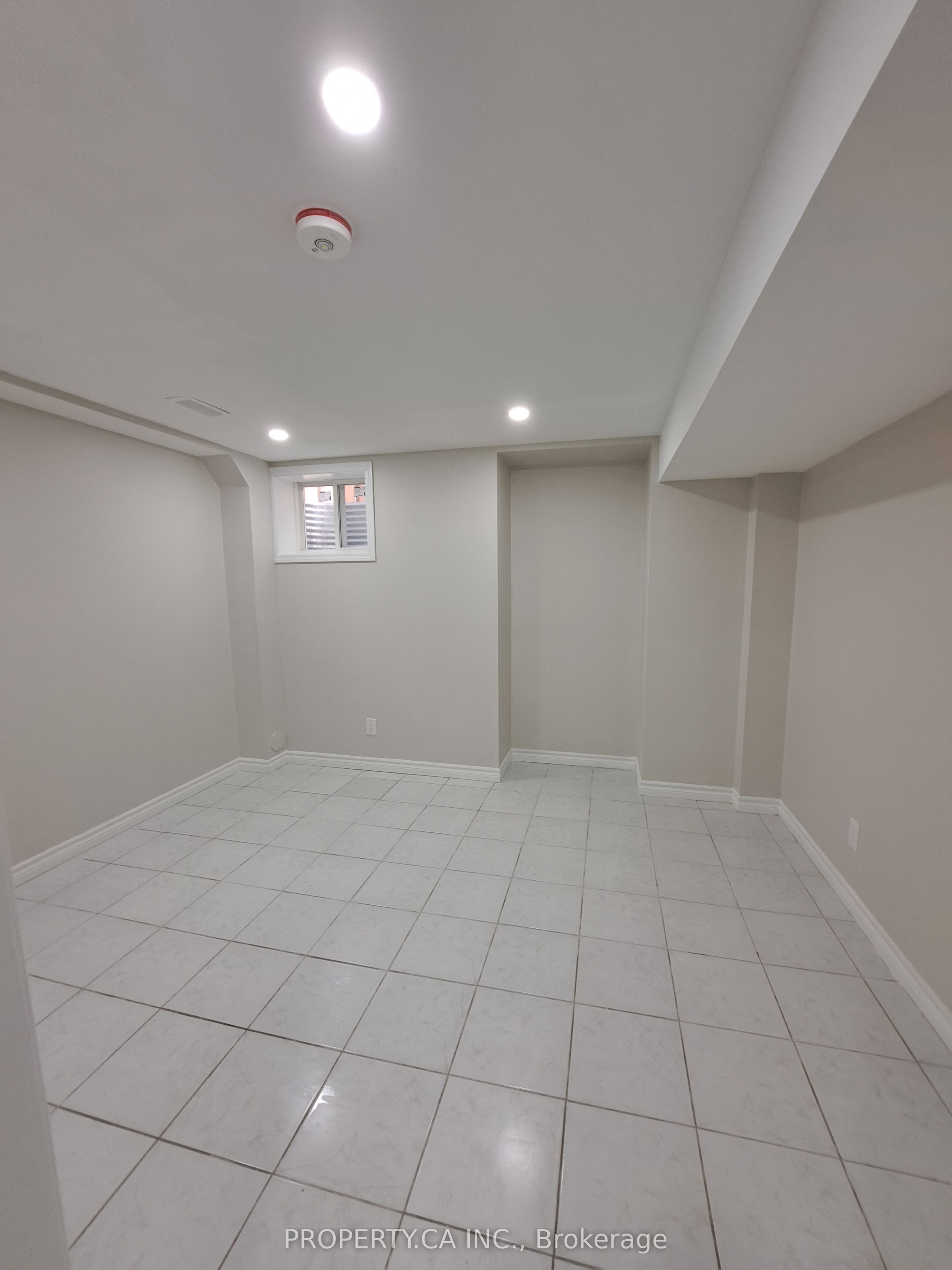 135 Sunny Meadow Boulevard Bsmt, Brampton, ON L6R 2H8 photo 4