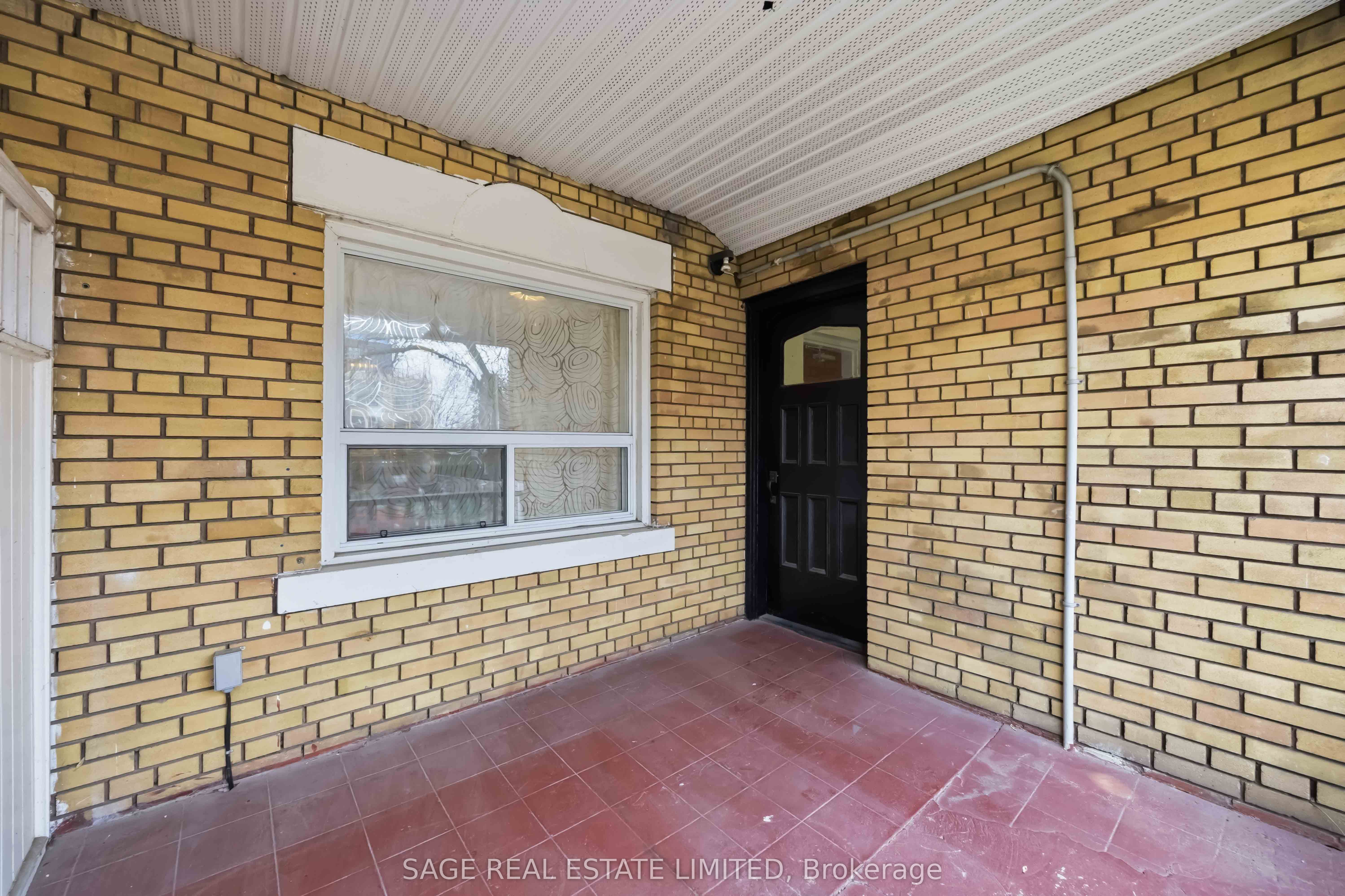 251 High Park Avenue Main, Toronto, ON M6P 2S5 photo 4
