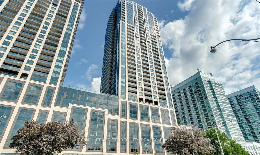1926 Lake Shore Boulevard W 1708, Toronto, ON M6S 1A1 photo 4