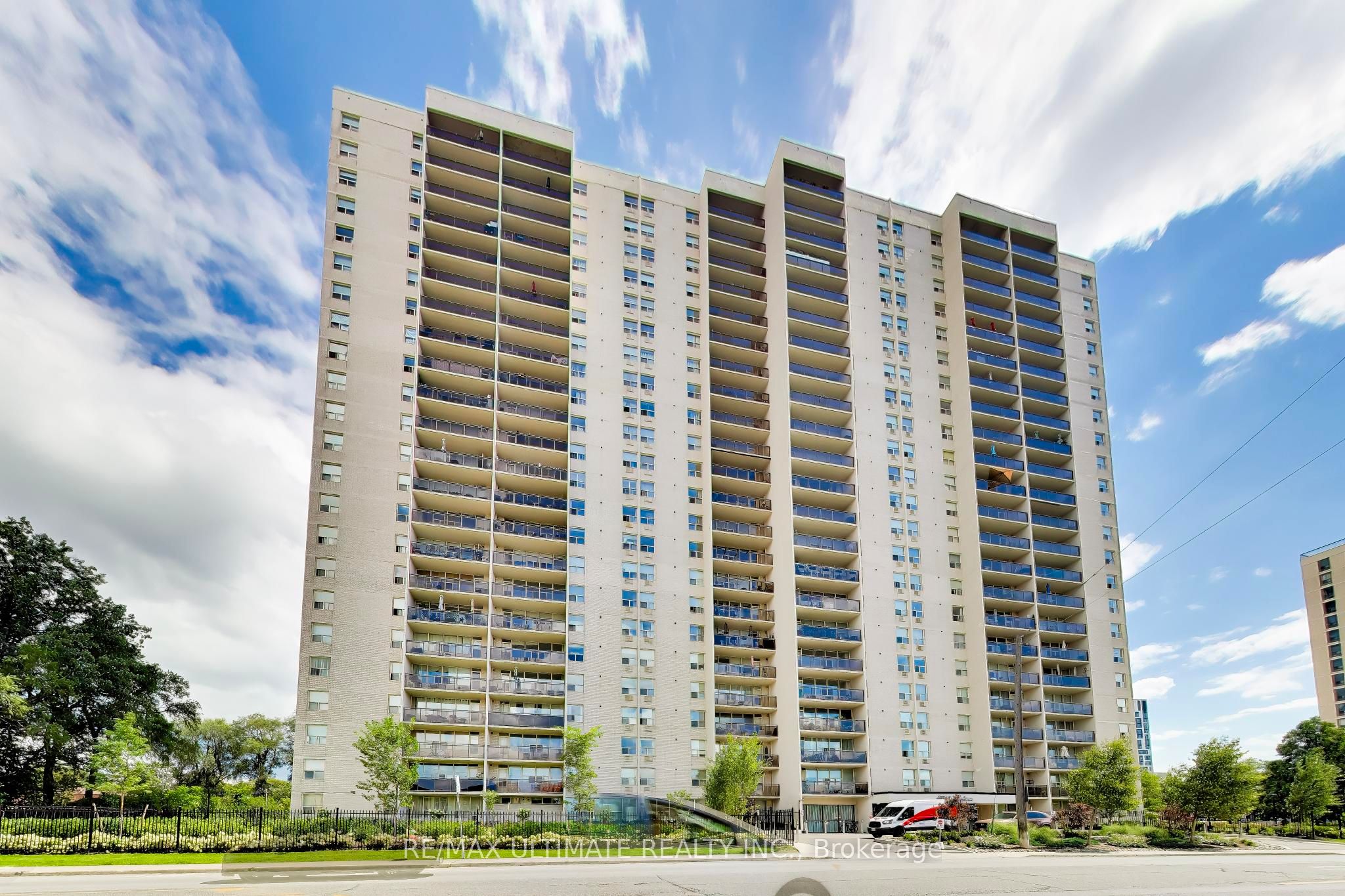155 Marlee Avenue 608, Toronto, ON M6B 4B5 photo 2