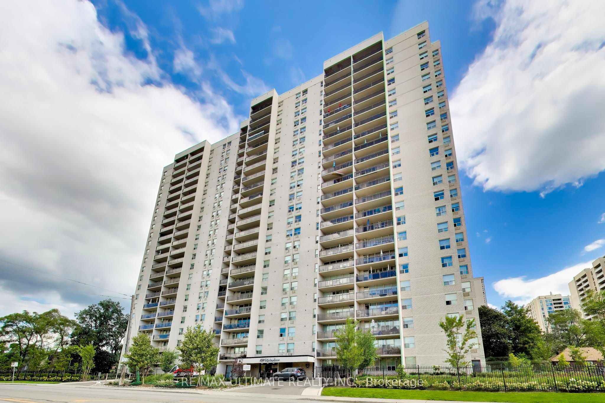 155 Marlee Avenue 608, Toronto, ON M6B 4B5 photo 3