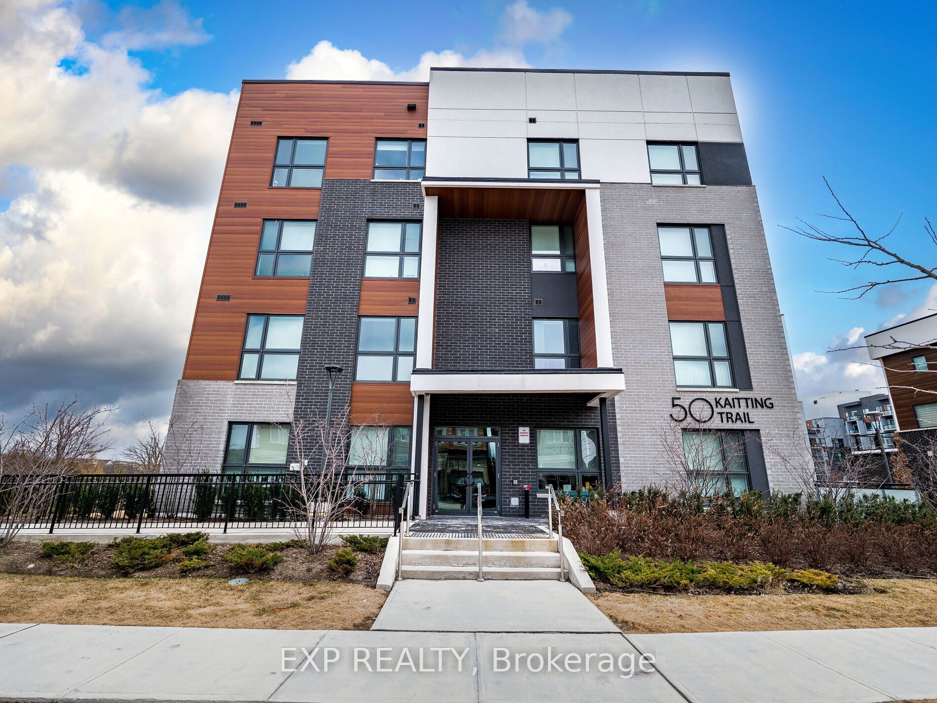 50 Kaitting Trail 409, Oakville, ON L6M 5N3 photo 3