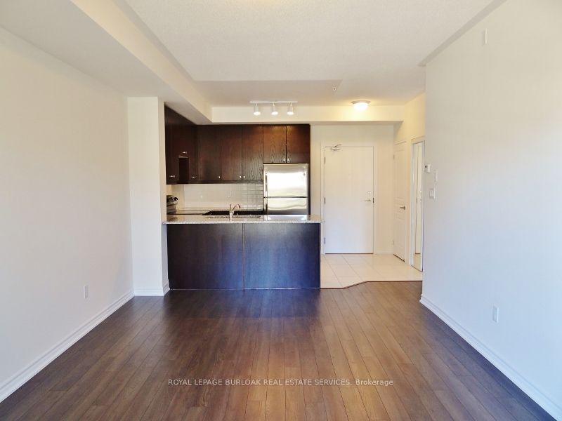 570 Lolita Gardens 218, Mississauga, ON L5A 0A1 photo 3