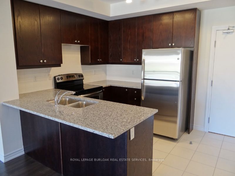 570 Lolita Gardens 218, Mississauga, ON L5A 0A1 photo 4