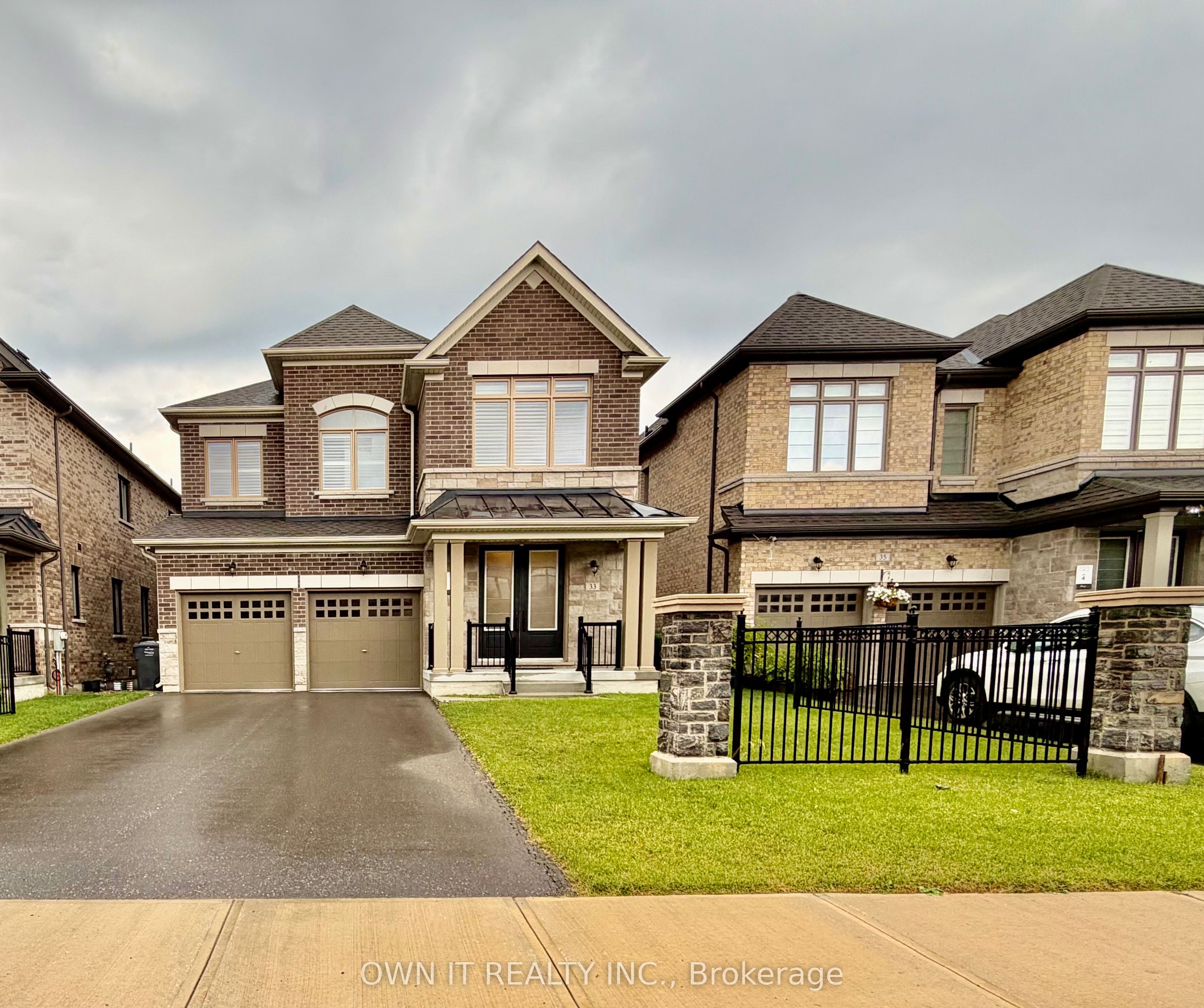 33 Lost Canyon Way, Brampton, ON L6X 3A6 photo 2