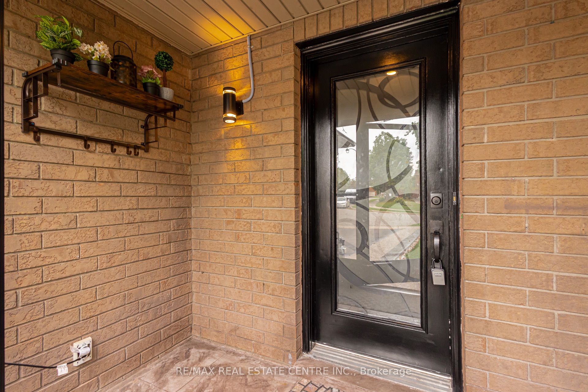 37 Woodstream Avenue, Brampton, ON L6R 1N7 photo 3