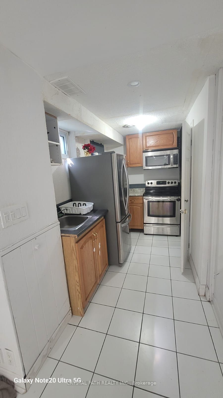 3308 Martins Pine Crescent Basement, Mississauga, ON L5L 1G4 photo 3
