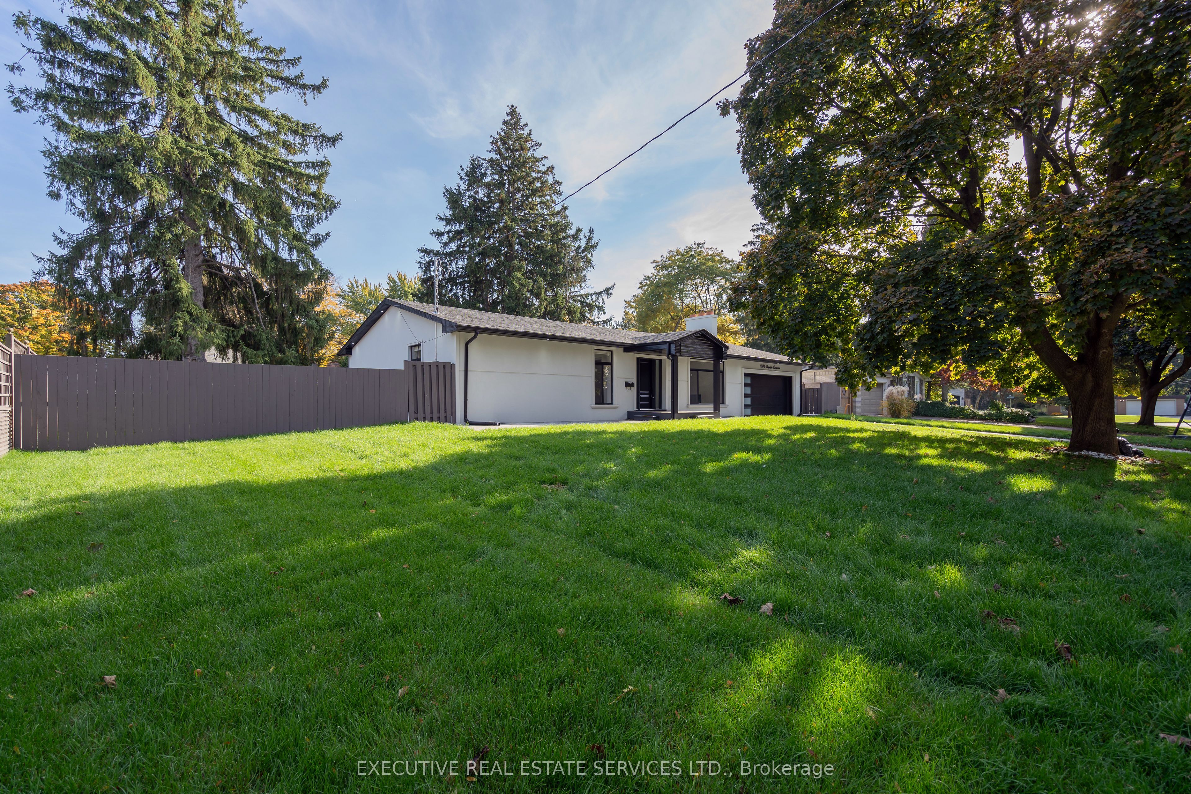 646 Sequin Crescent, Mississauga, ON L5H 1W5 photo 4