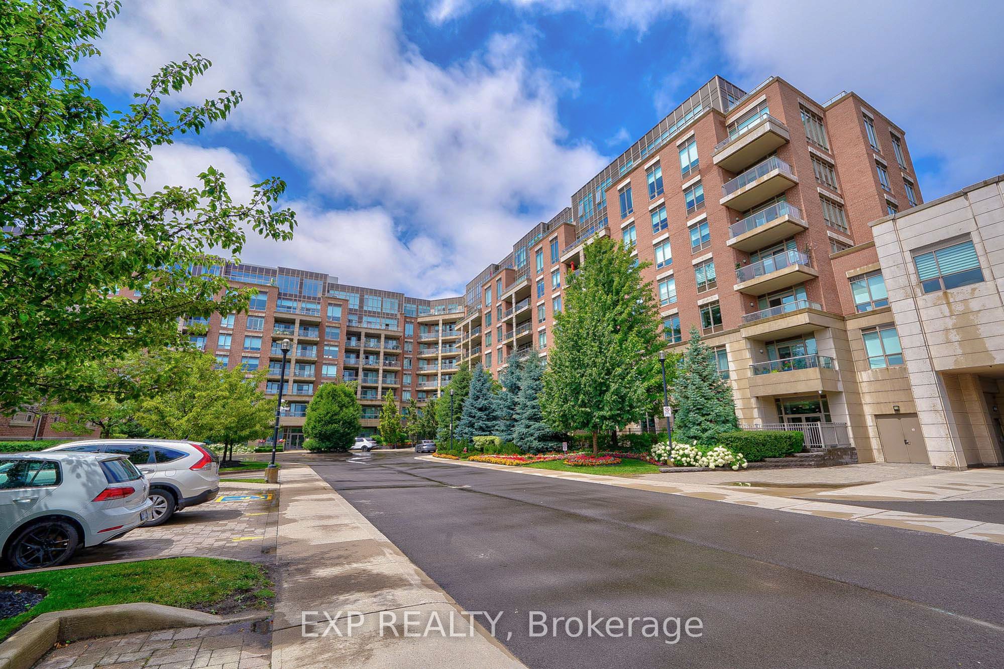 2480 Prince Michael Drive 622, Oakville, ON L6H 0H1 photo 4