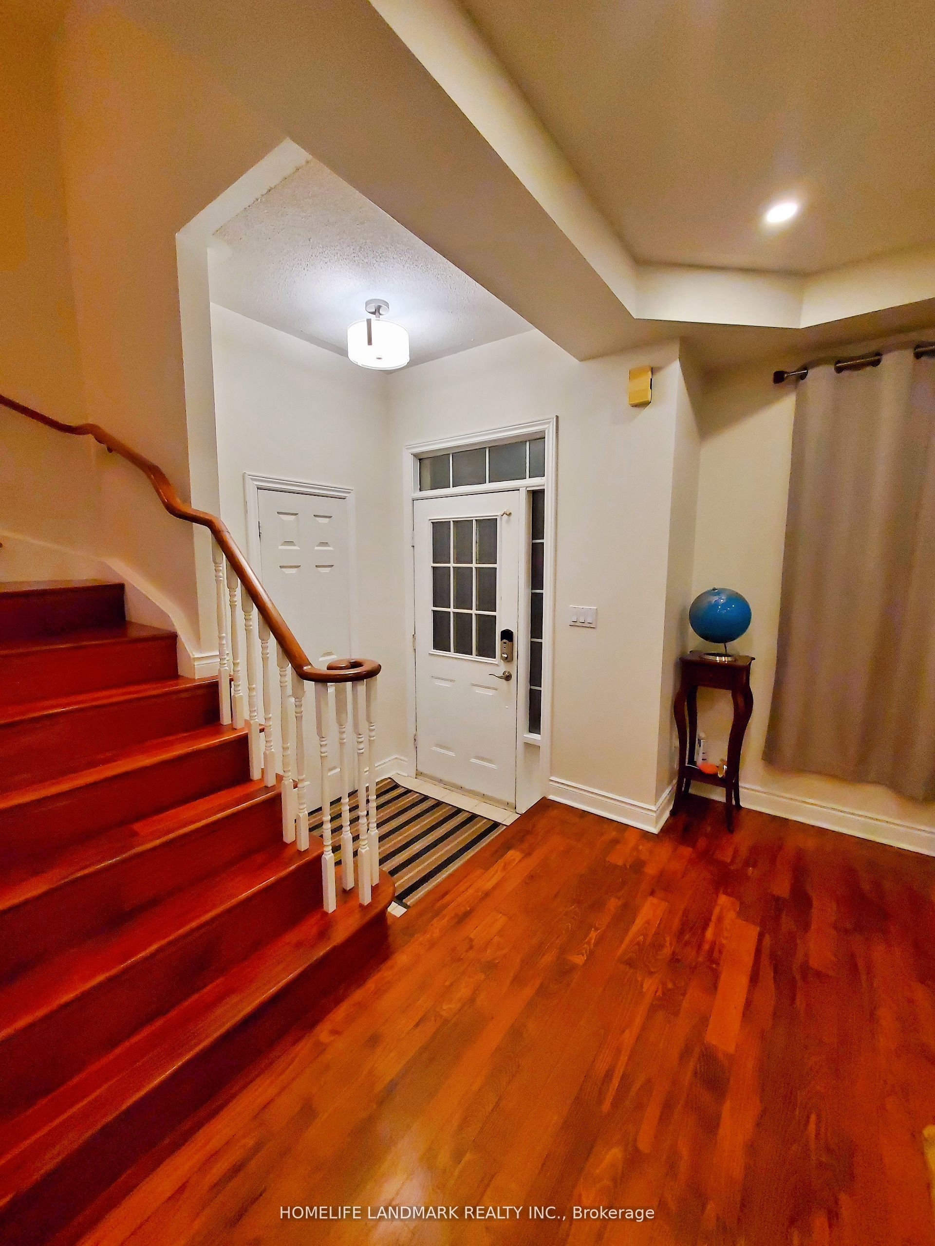 176 Glenashton Drive, Oakville, ON L6H 6H6 photo 2