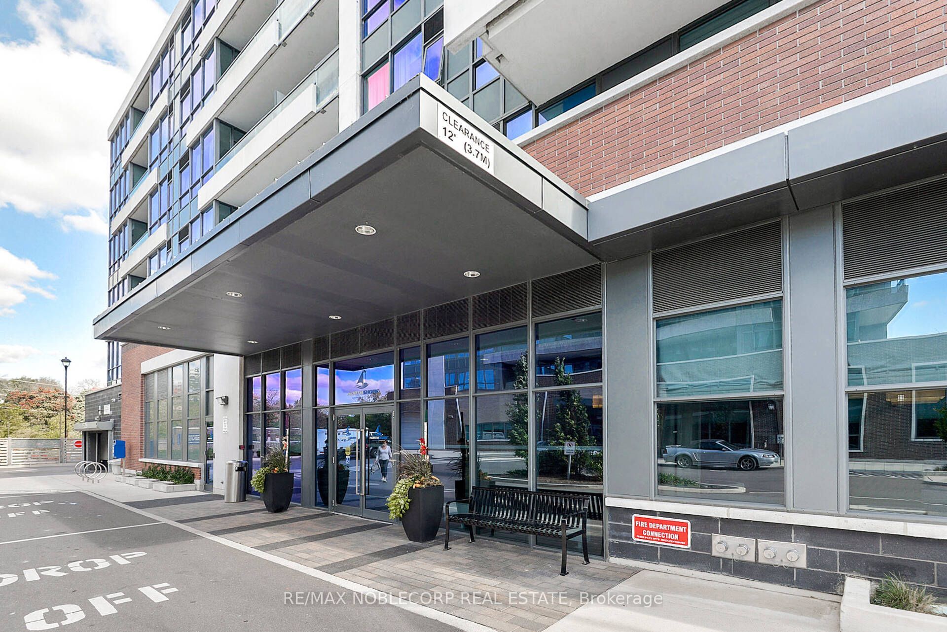 1 Hurontario Street 415, Mississauga, ON L5G 0A3 photo 4