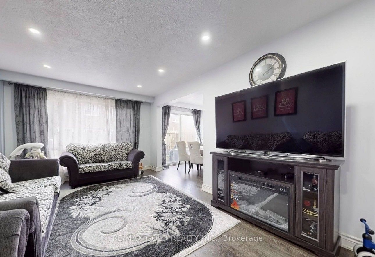 7033 Netherbrae Road 8, Mississauga, ON L4T 2W2 photo 3