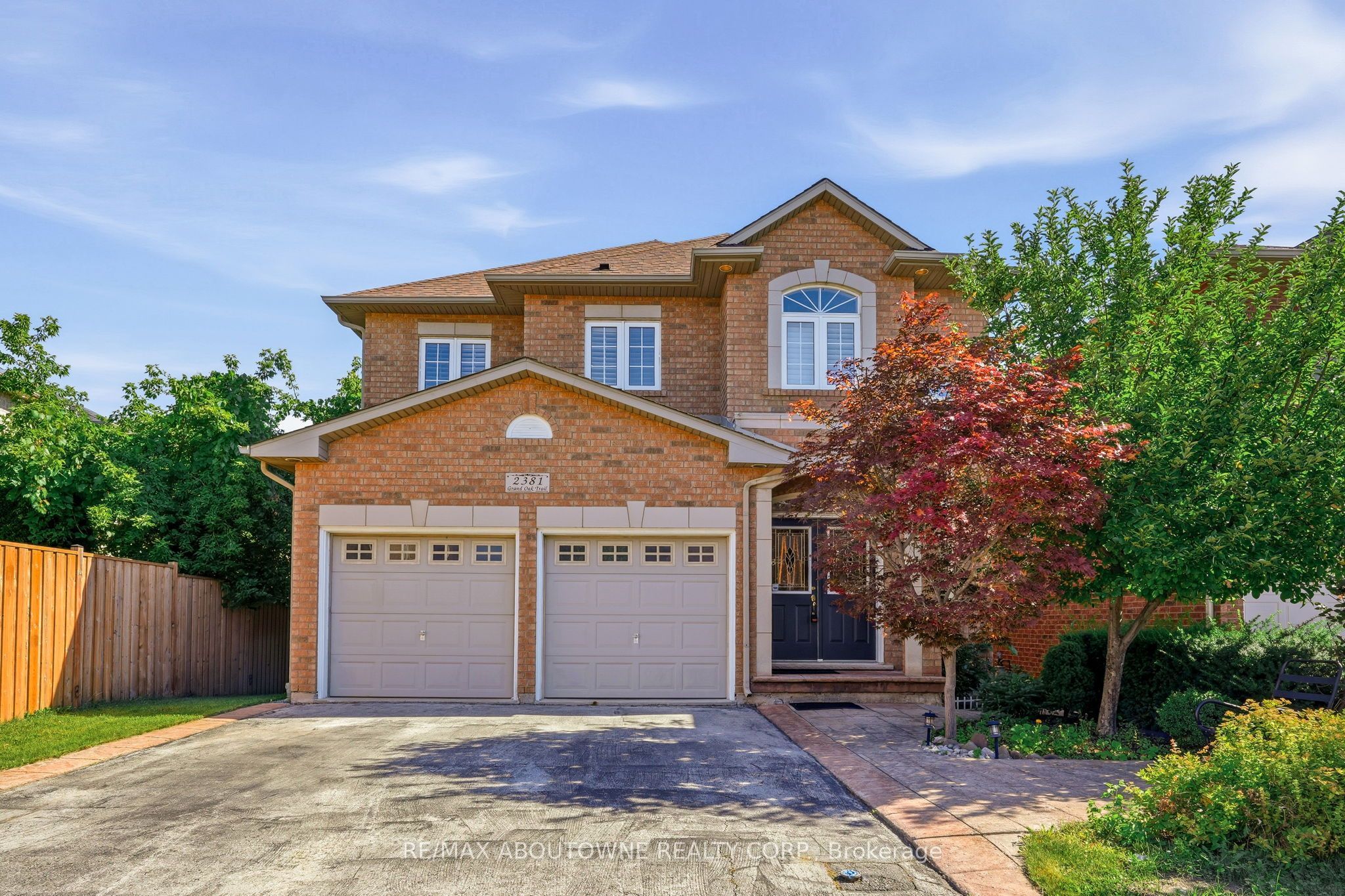 2381 Grand Oak Trail, Oakville, ON L6M 4V4
