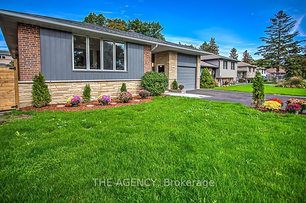 14 Wareside Road, Toronto, ON M9C 3B2