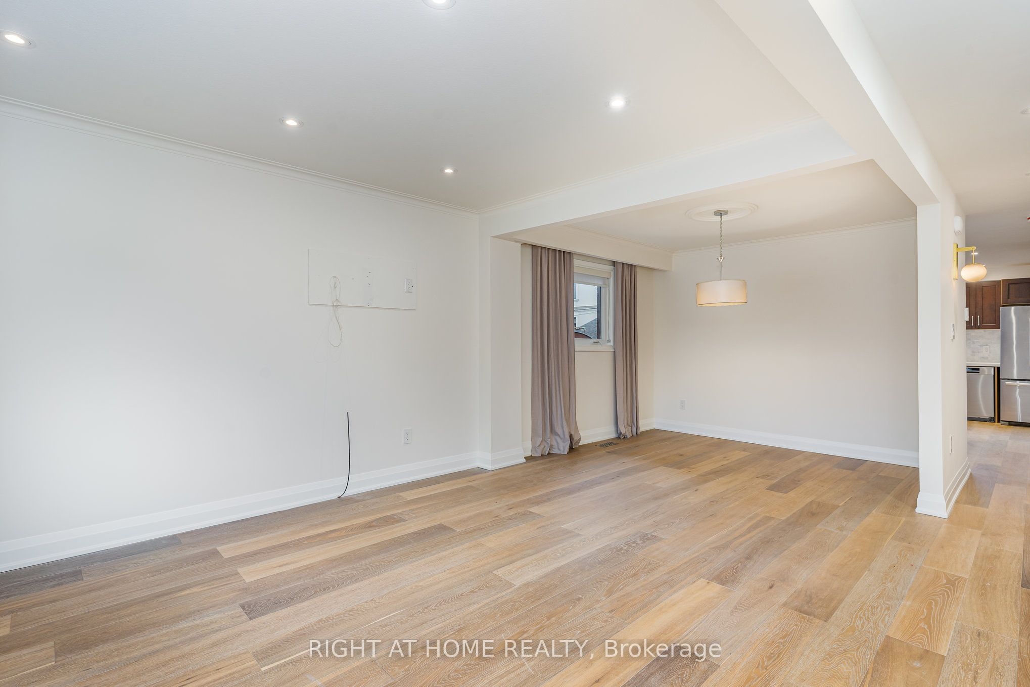 147 Ascot Avenue, Toronto, ON M6E 1G5 photo 4