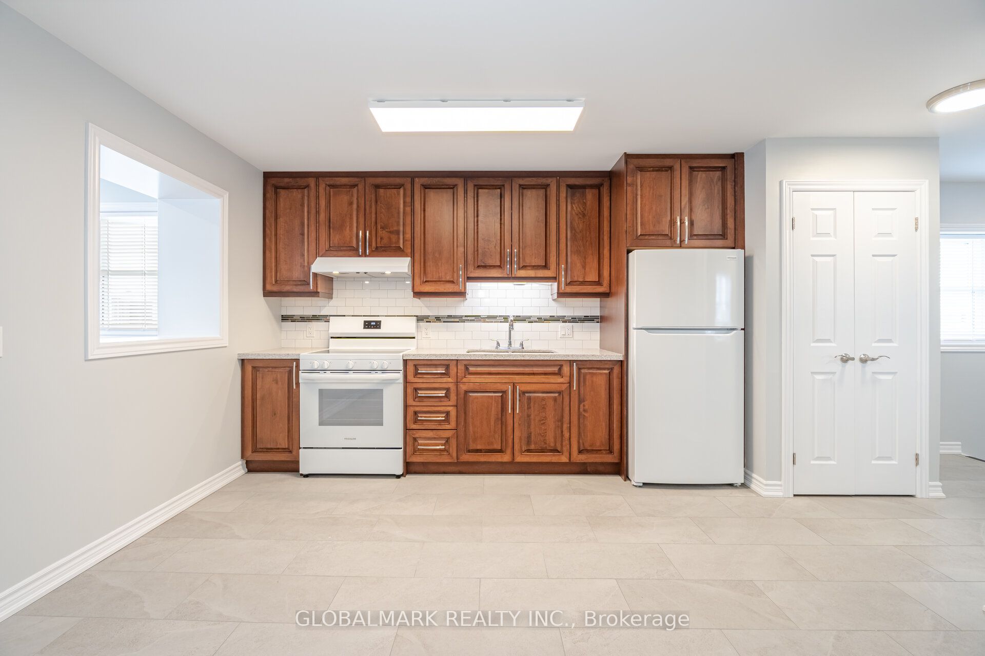 1382 Weston Road, Toronto, ON M6M 4R8 photo 5