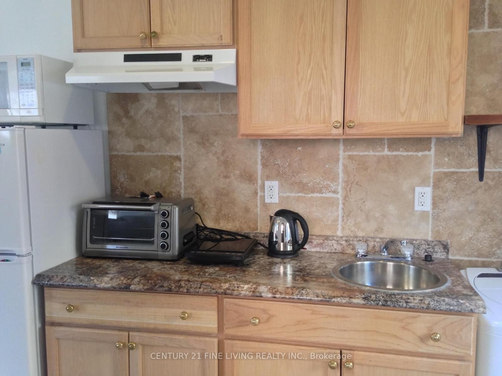 400 Nairn Avenue (Grdn), Toronto, ON M6E 4J3 photo 3