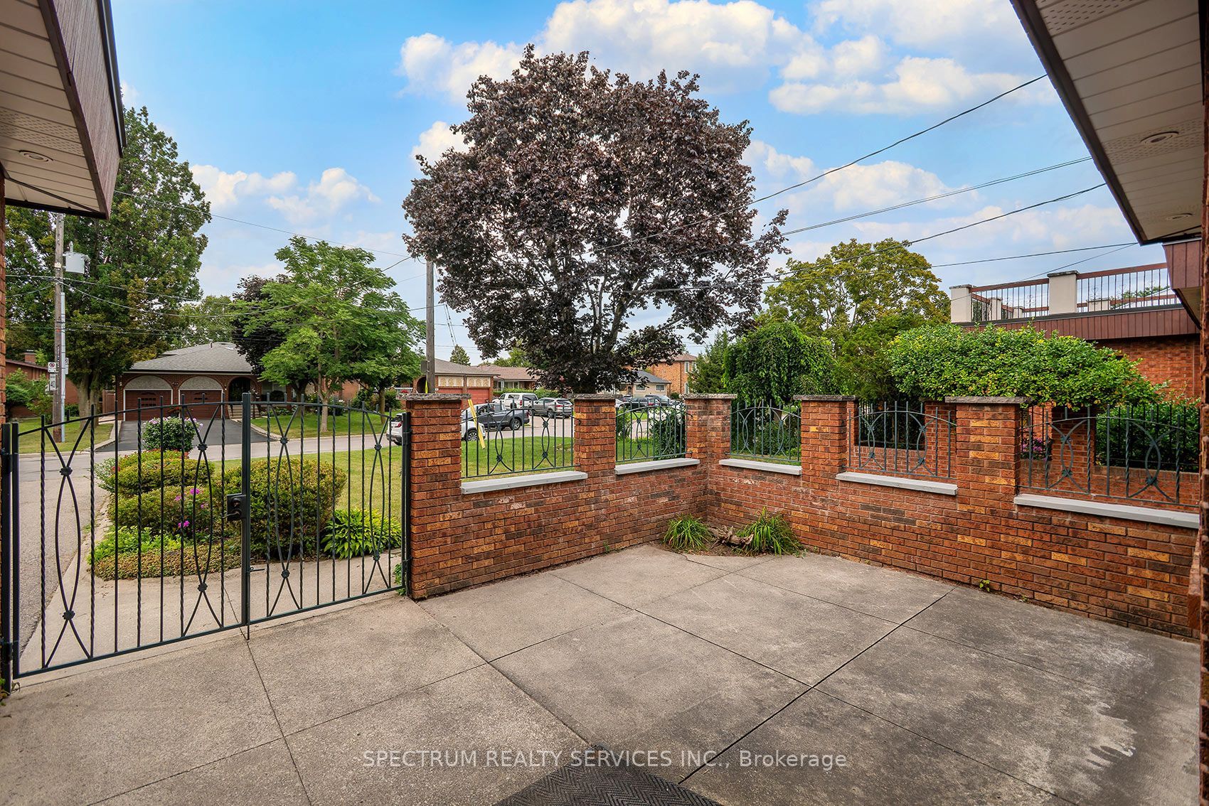 145A Whitfield Avenue, Toronto, ON M9L 1H2 photo 2