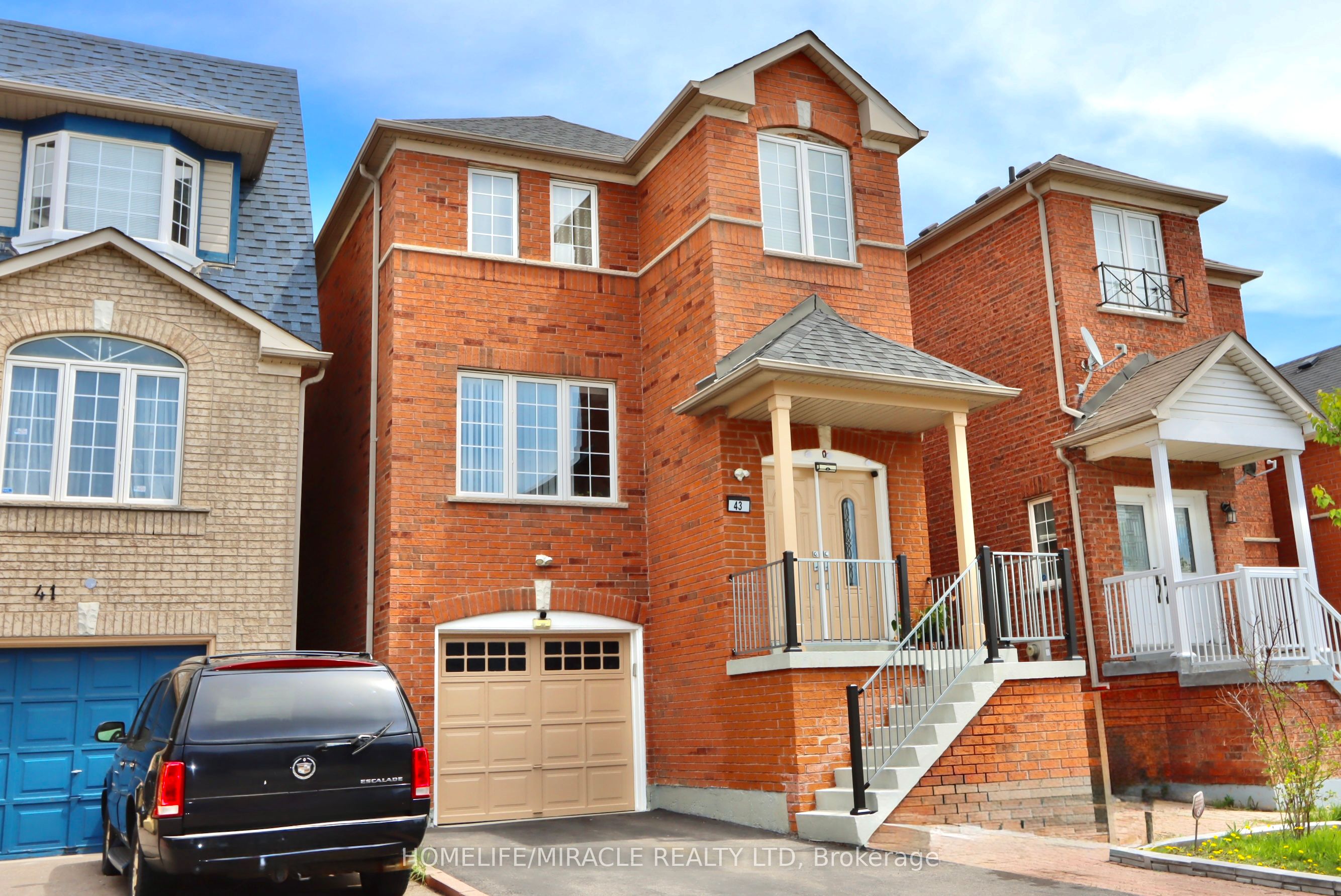43 Caranci Crescent, Brampton, ON L6P 1H3 photo 2