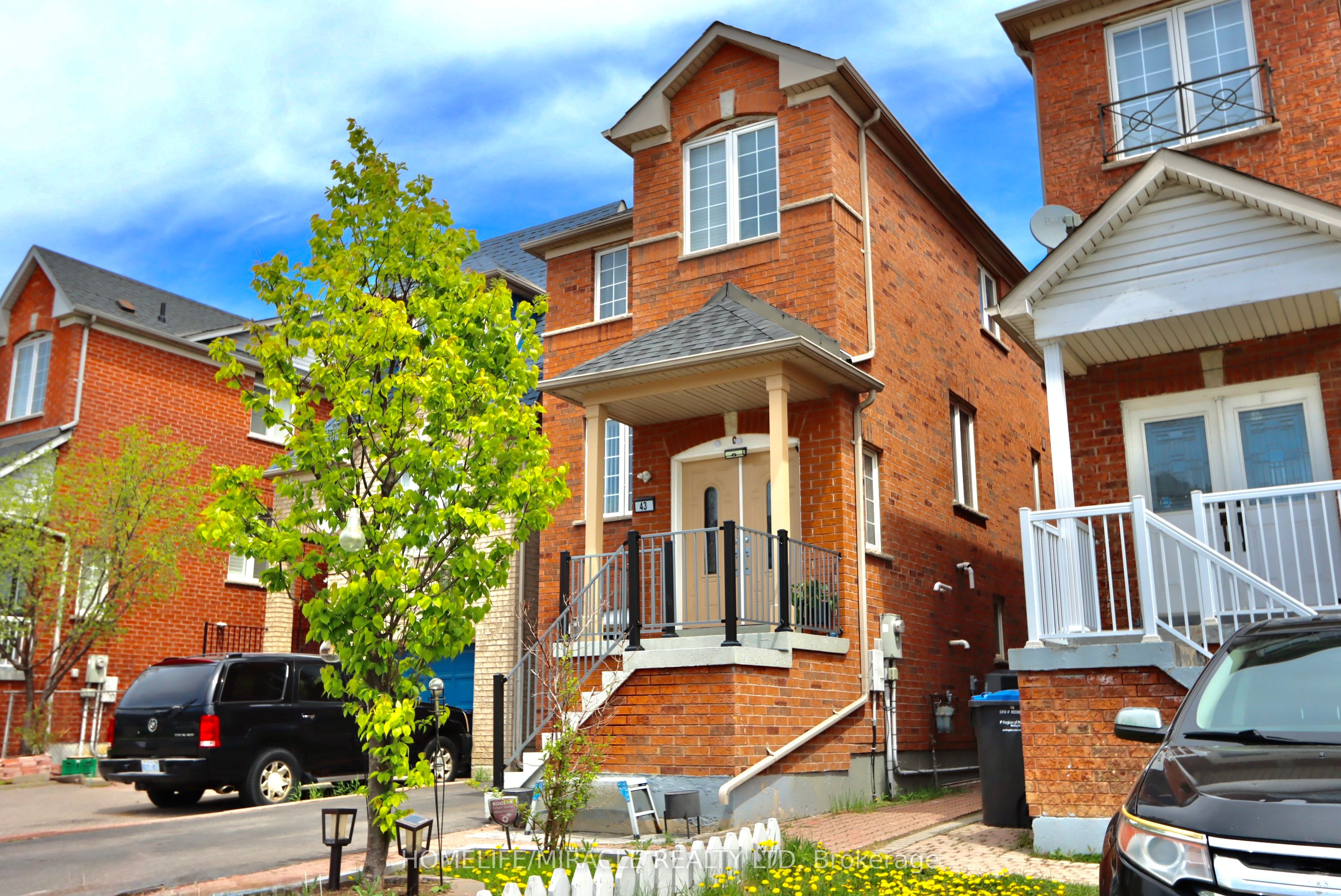 43 Caranci Crescent, Brampton, ON L6P 1H3 photo 3