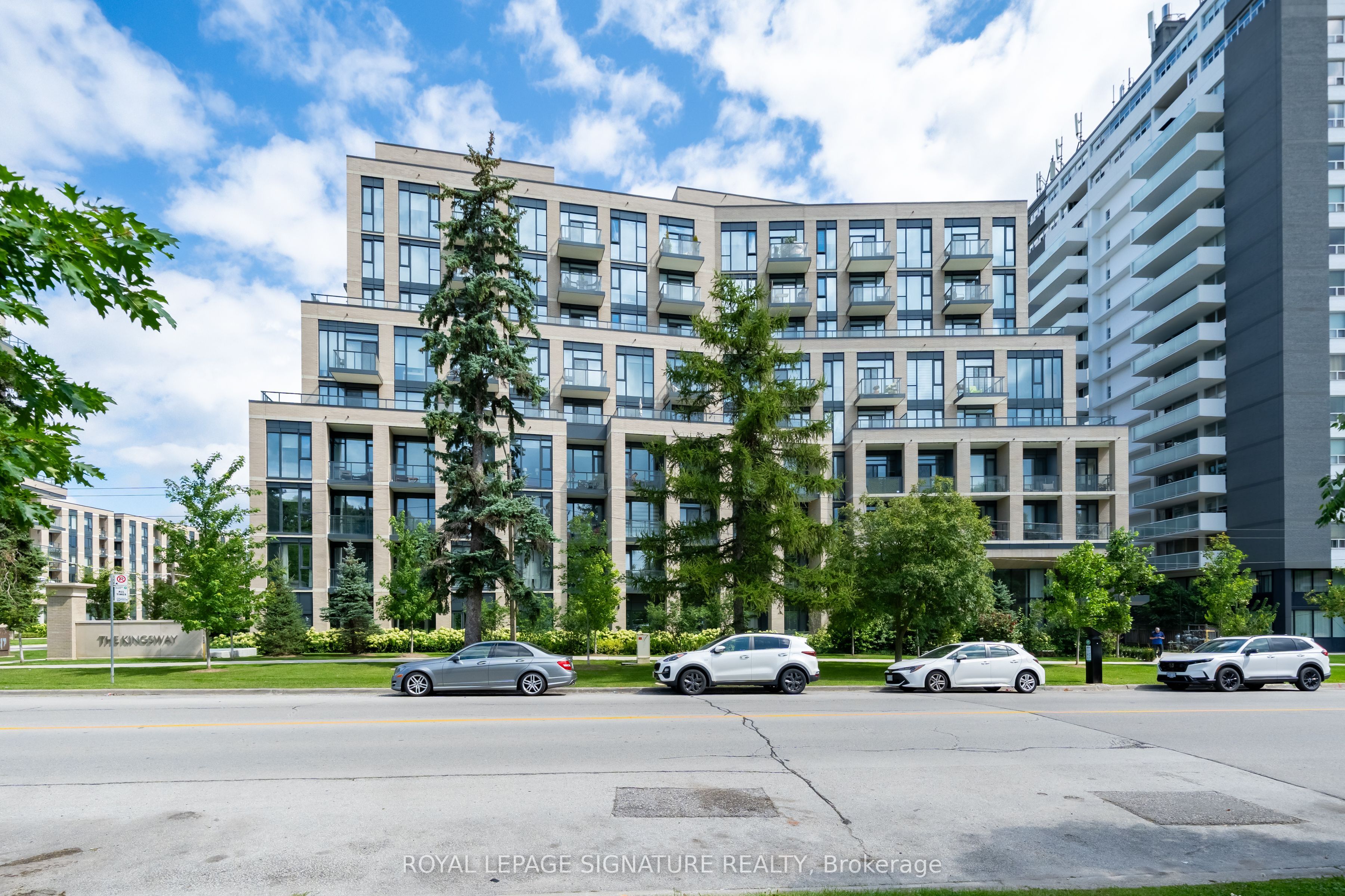 293 The Kingsway 621, Toronto, ON M9A 0E8