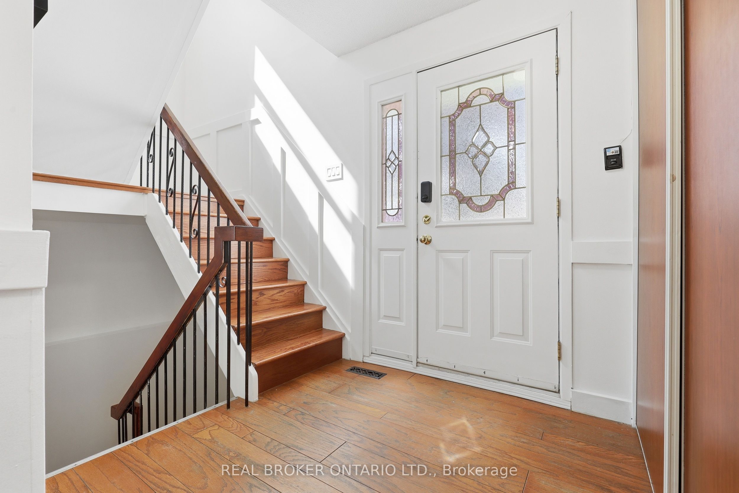 22 Bent Oak Circle, Mississauga, ON L5N 4J2 photo 5