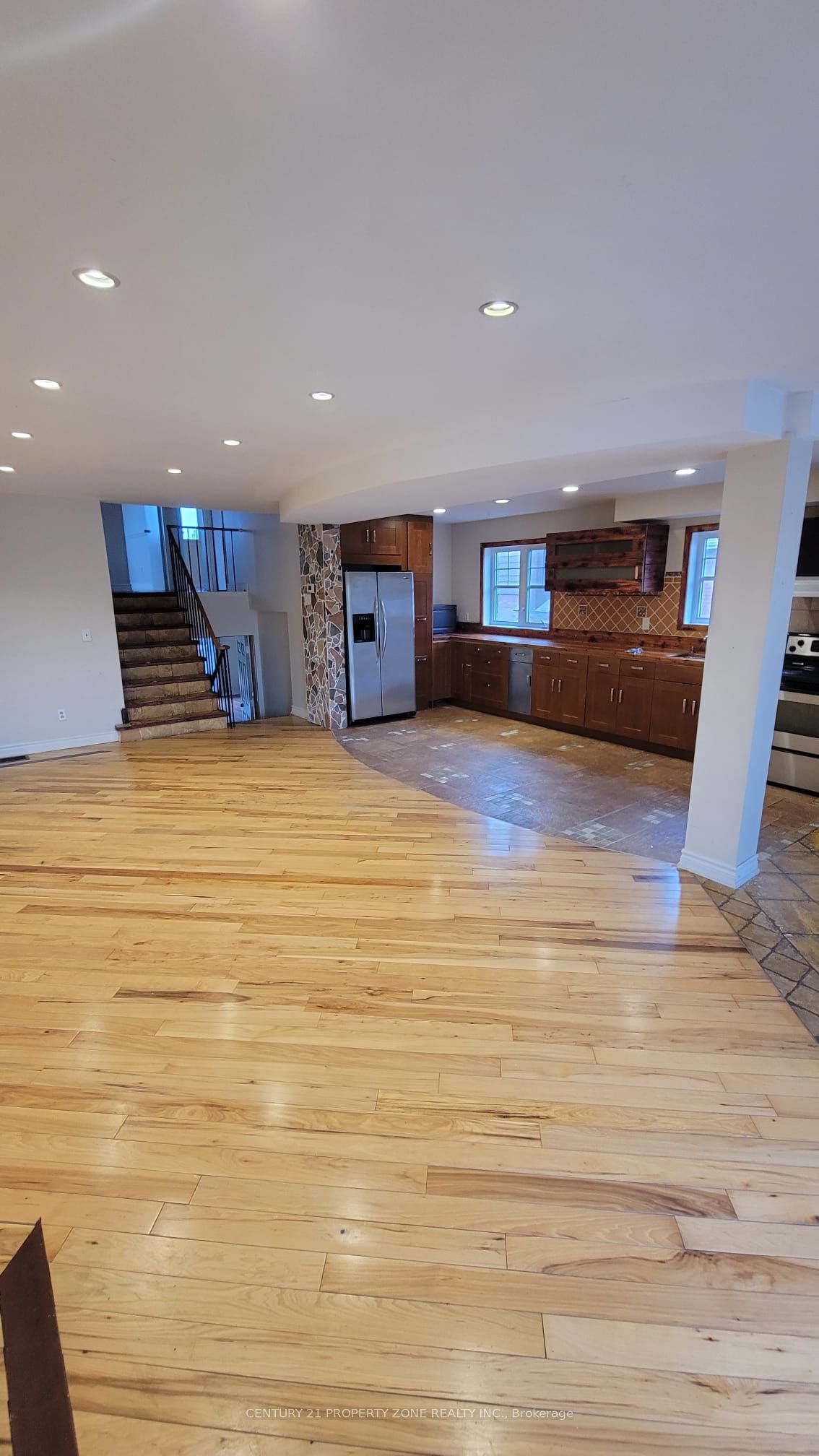 44 Rotherglen Court, Brampton, ON L6X 2S1 photo 3
