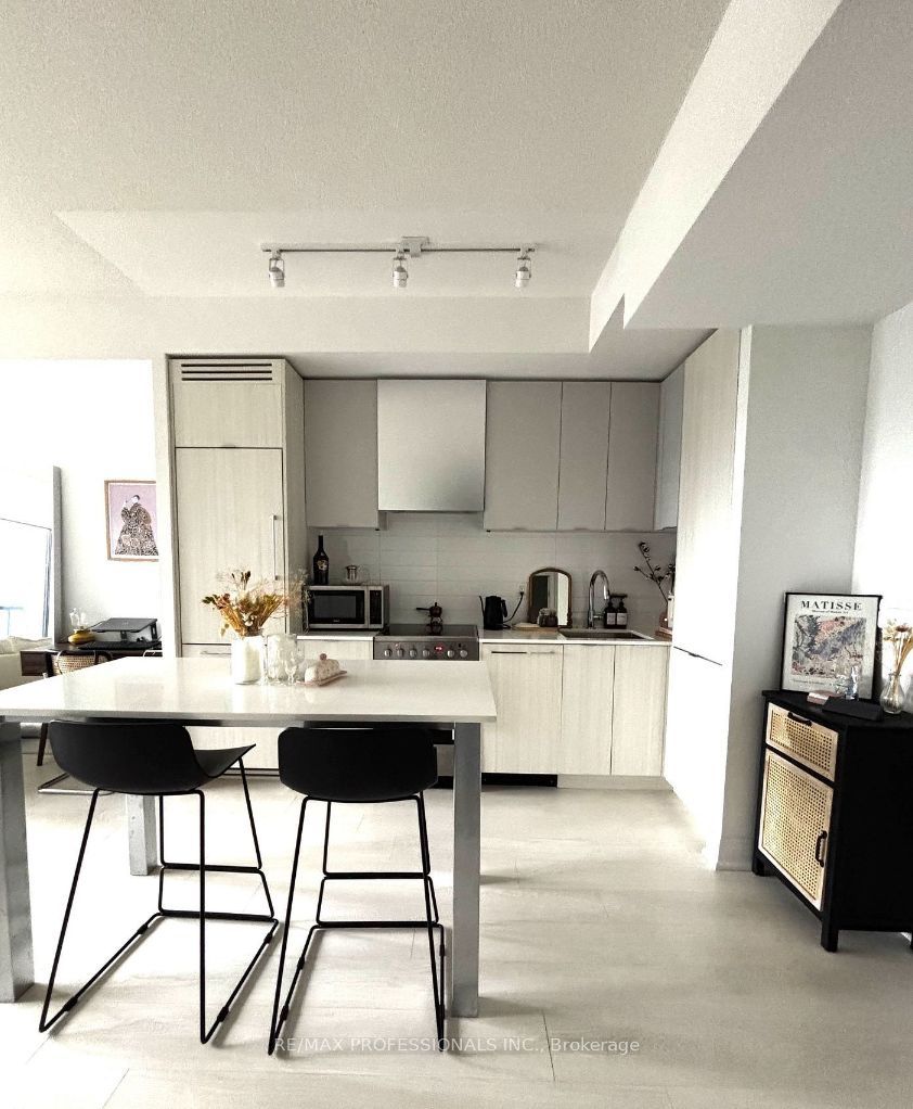 10 Gibbs Road 726, Toronto, ON M9B 0E2 photo 3